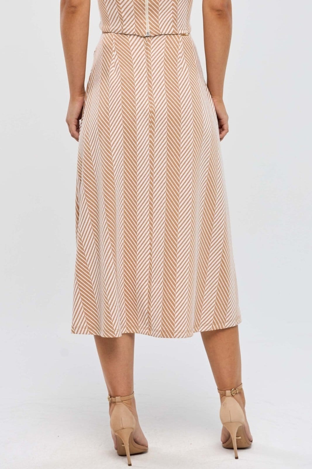 Vista principal Saia Midi PKS Jacquard Listras PKS bege