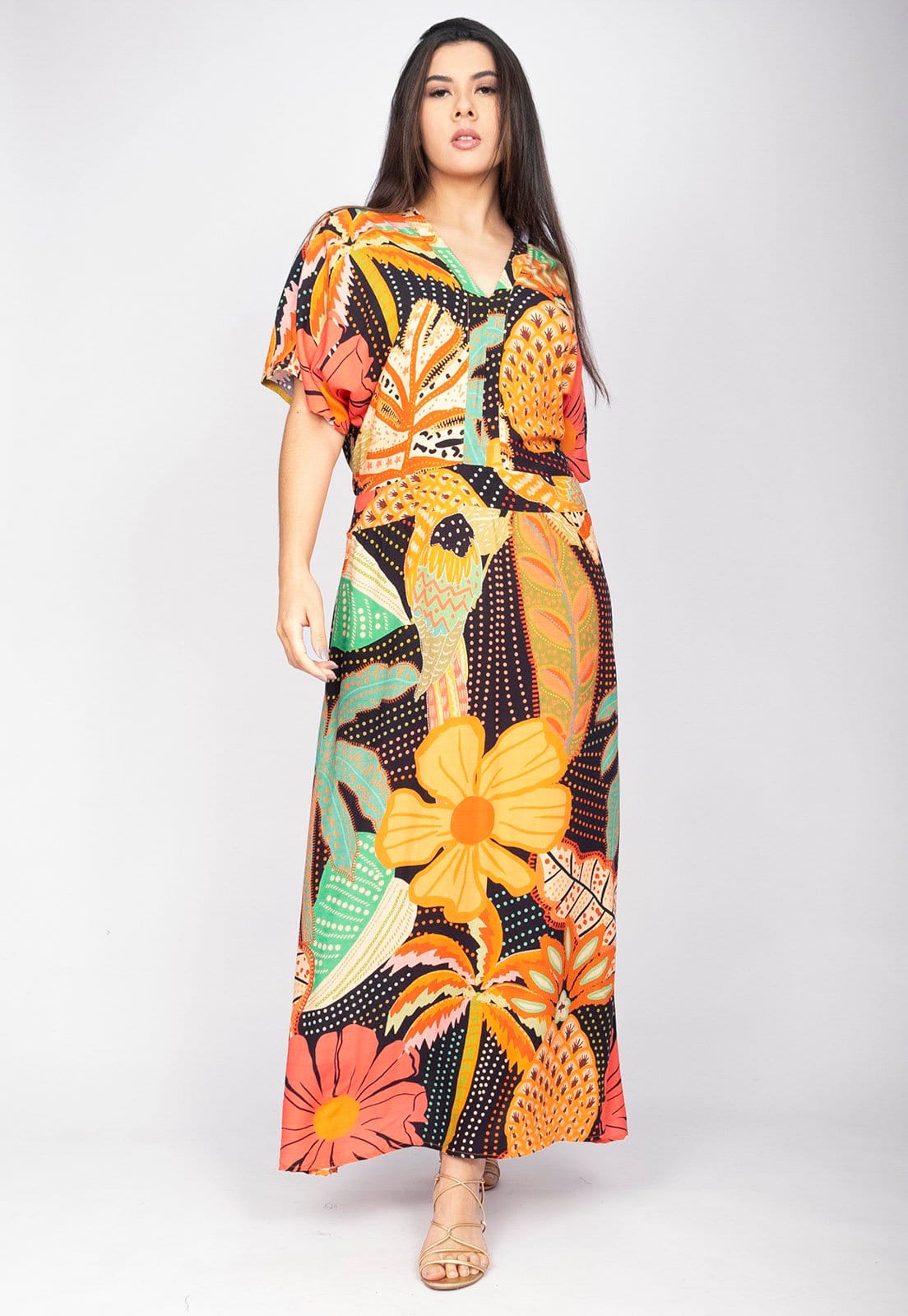 Vista 2 Vestido Midi Viscose Morcego Parati com Elástico Estampa Jardim do Verão Amazonia Vital estampado/preto