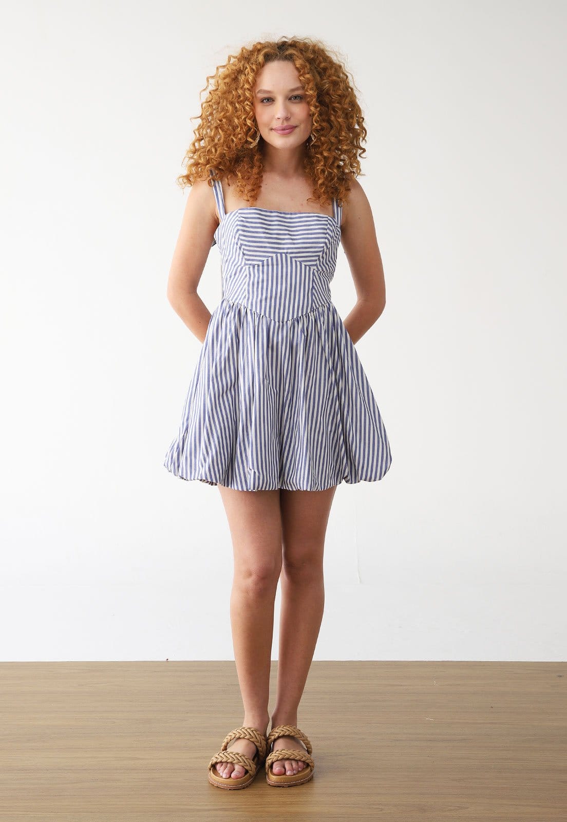 Vista 2 Vestido FARM Curto Listra Parnaioca FARM azul