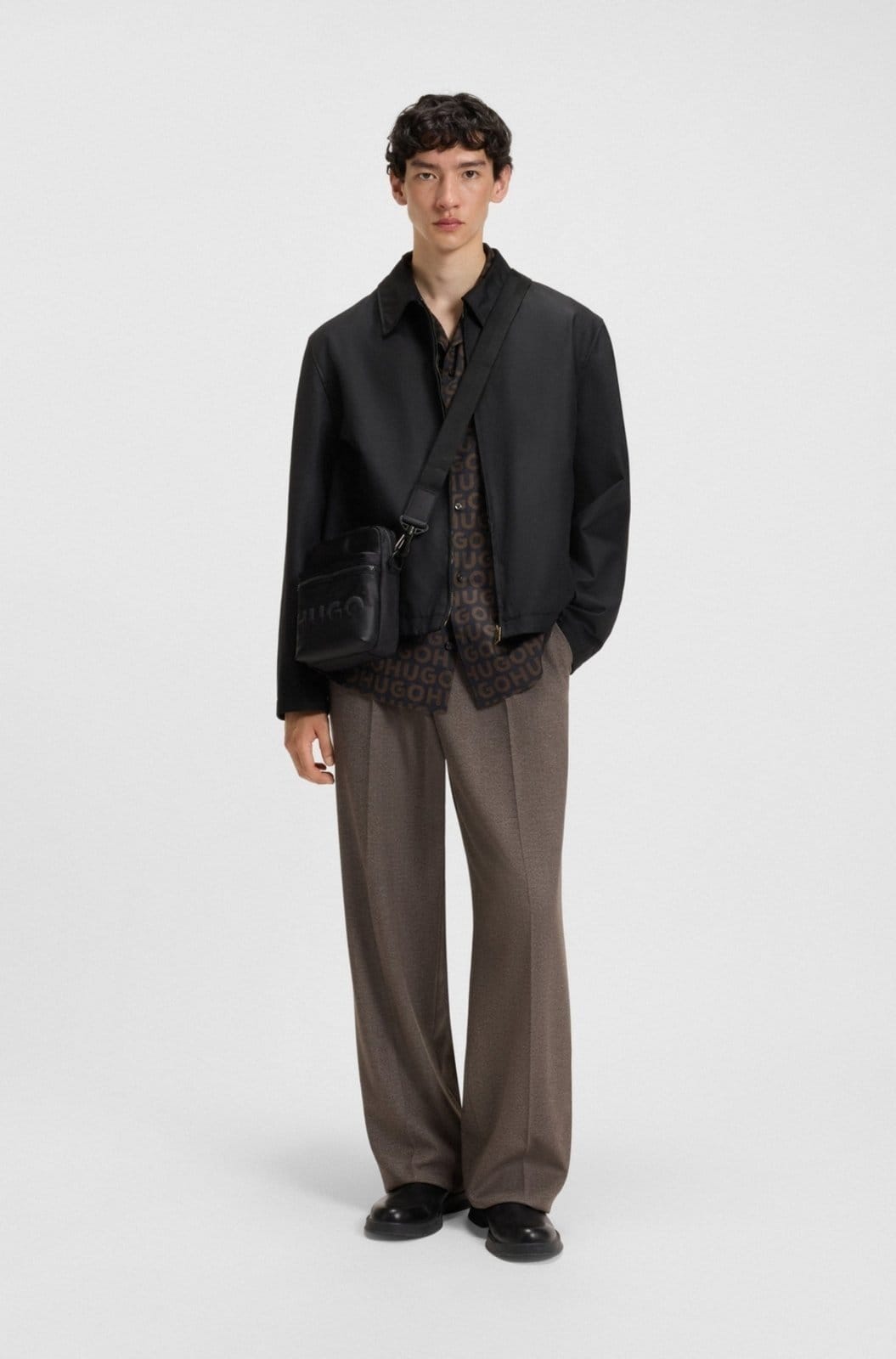 Vista 2 Camisa de ajuste oversize em algodão estampada HUGO marrom