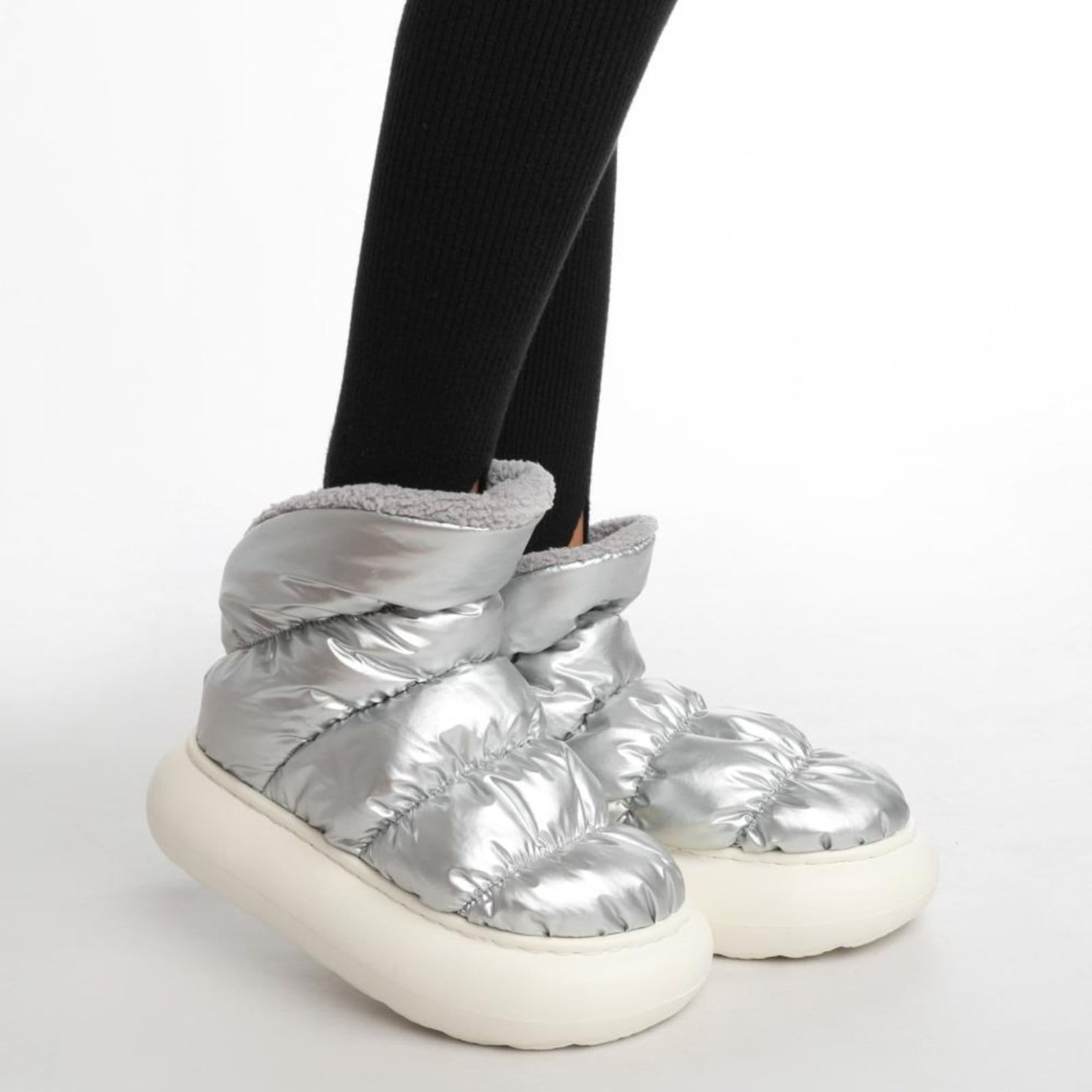 Vista 2 Infantil - Pantufa Bota Feminina Flowfa Serena Prata Flowfa incolor