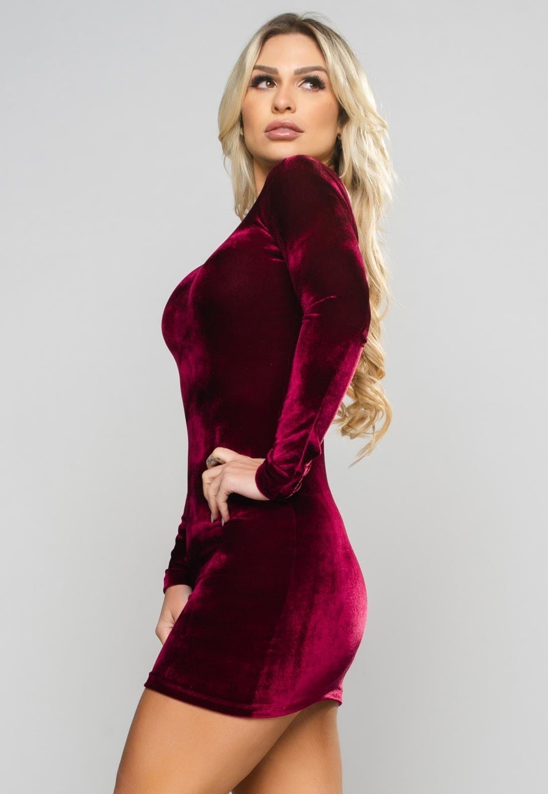Vestido MVB Modas Curto Costa Nua Manga Longa Veludo