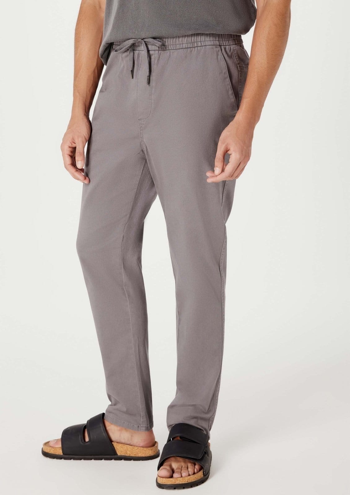 Vista 2 Calça Básica Masculina Jogger Em Sarja Com Elastano Hering cinza