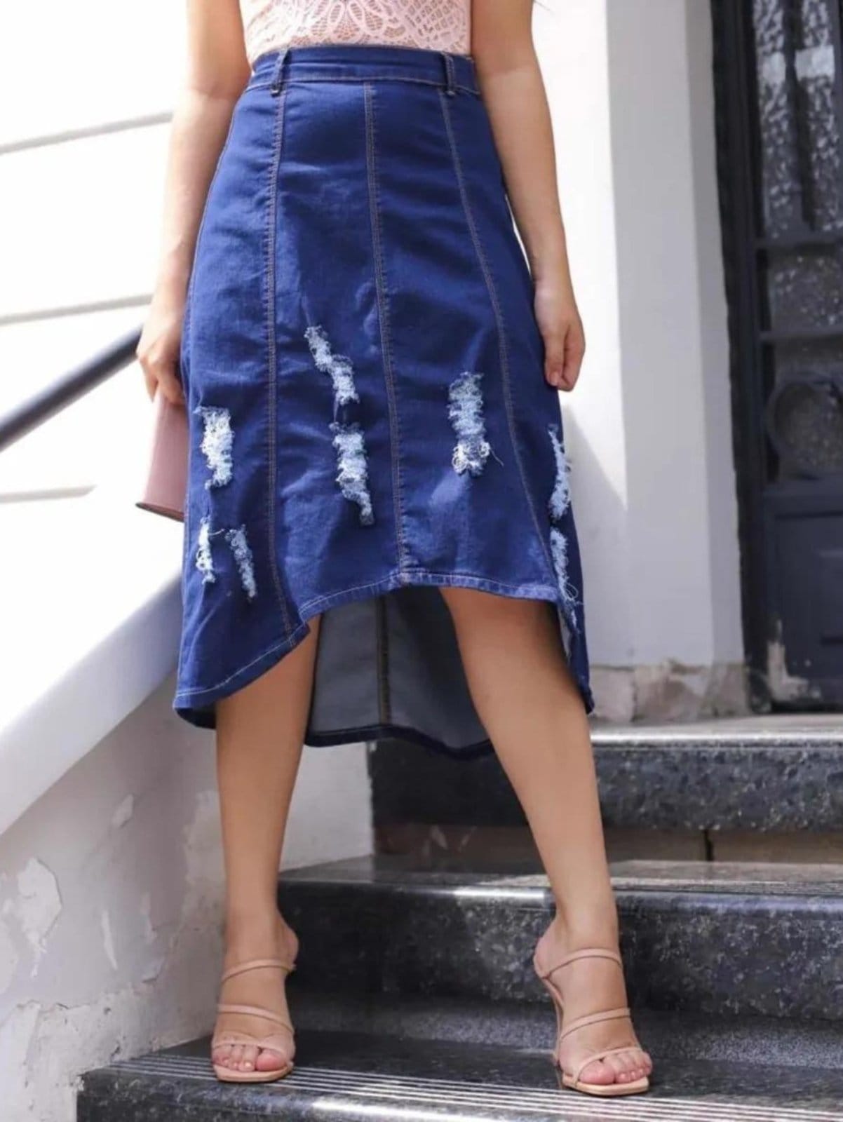 Vista principal Saia Feminina Moda Evangélica Rasgada Sarah Jeans Loka jeans