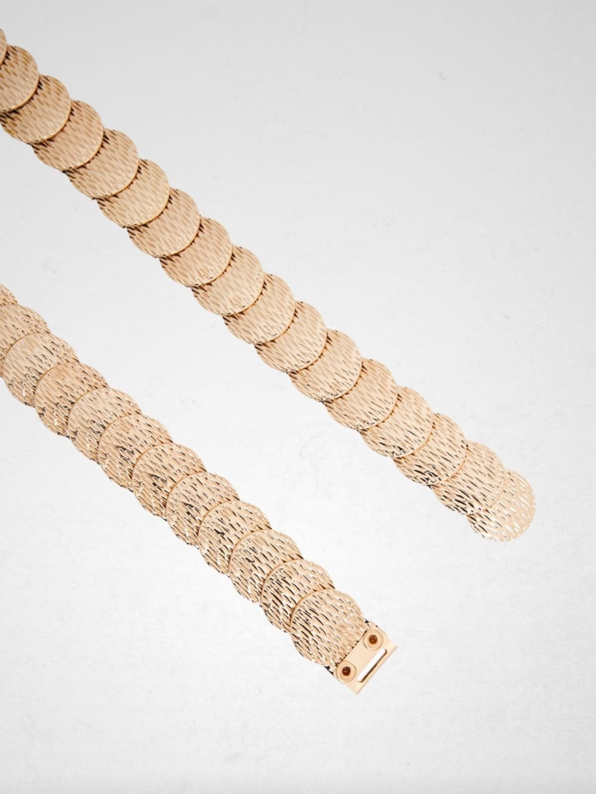 Vista 2 Cinto Via Lessa Moneda em Elástico com Moedas Via Lessa dourado