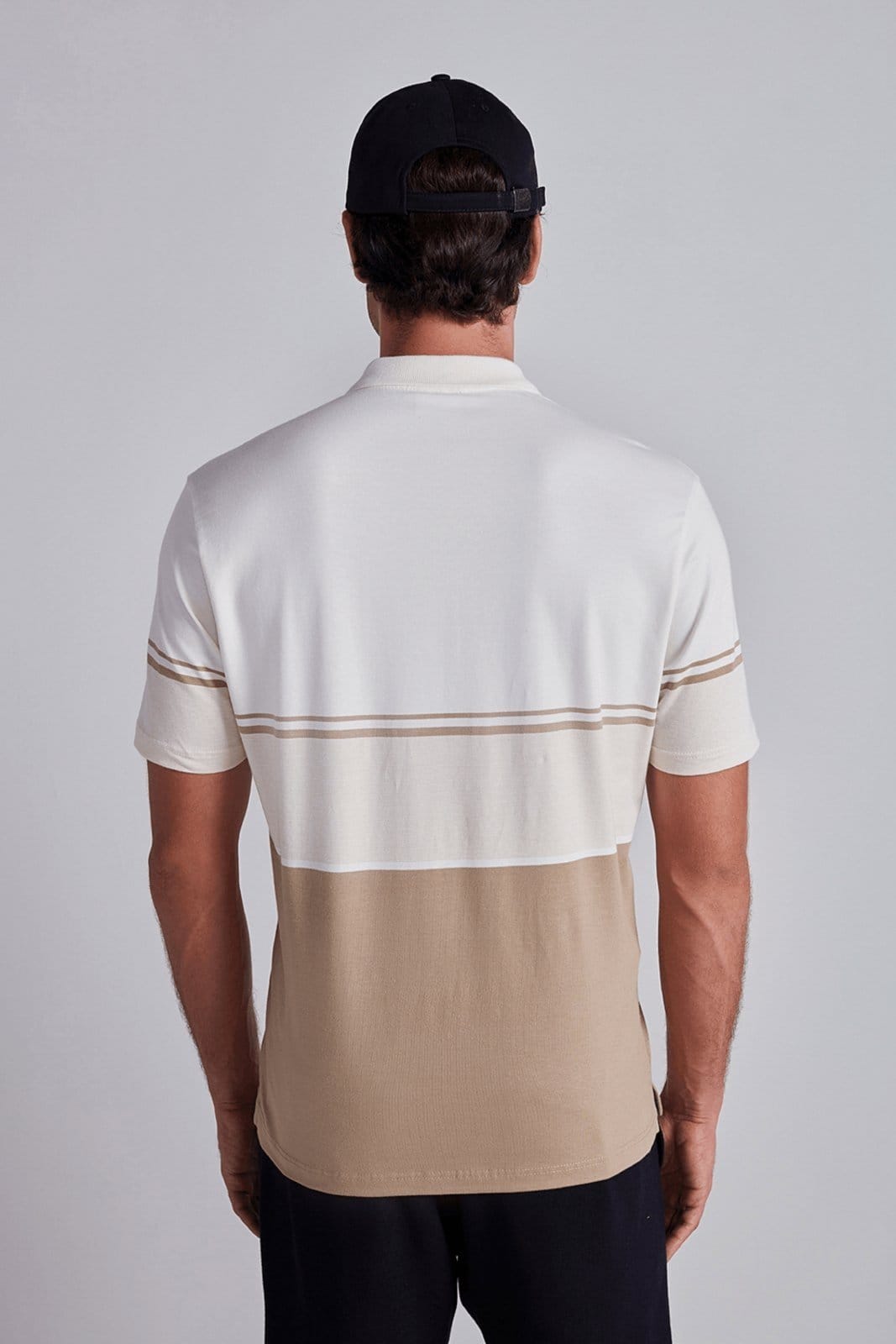 Vista 2 HIGHSTIL Camisa Polo com Bolso Malha Comfort - Creme / Marrom HIGHSTIL bege