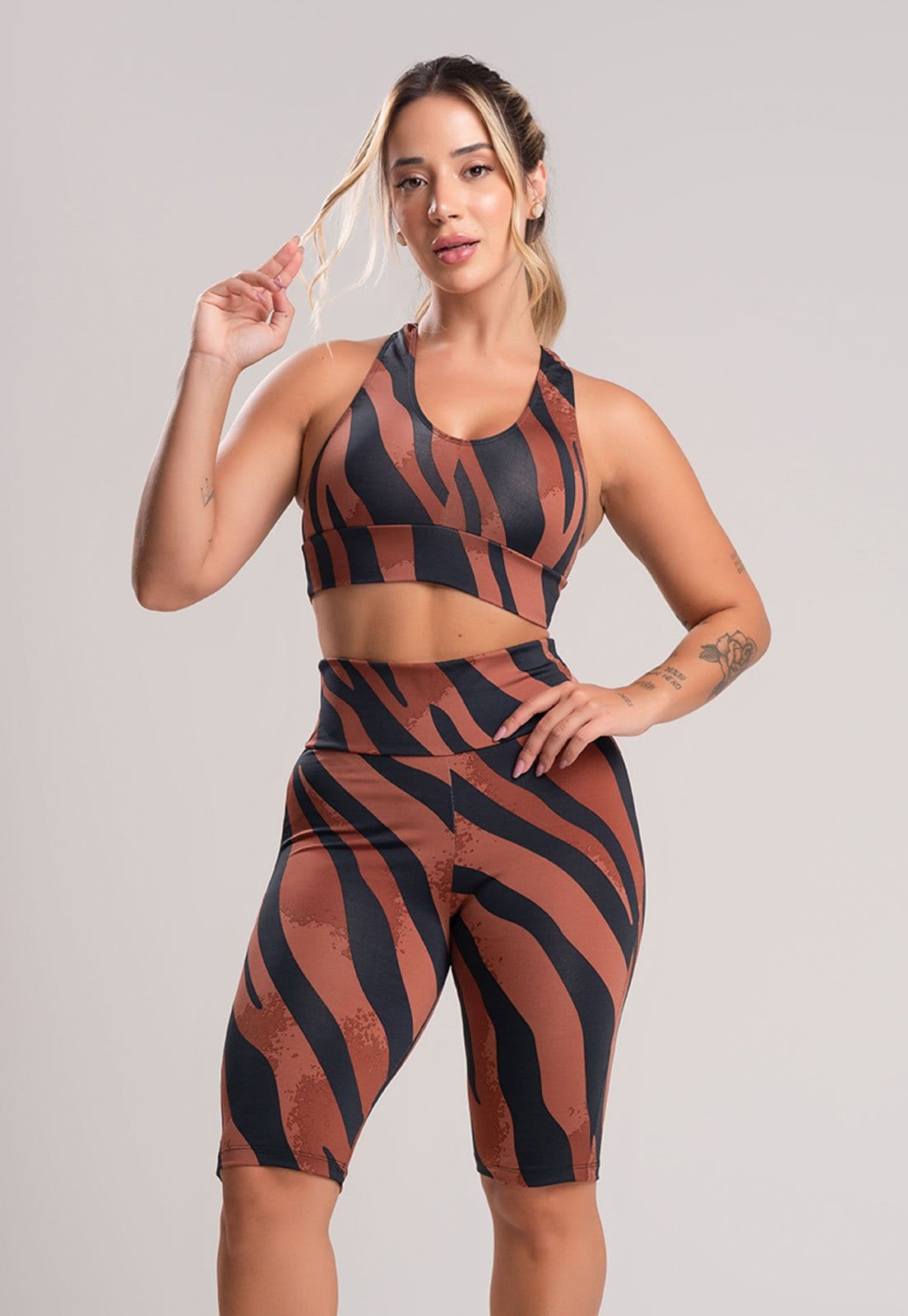 Vista principal Bermuda MVB Modas Lisa Suplex Fitness Academia Estampada Safari Mvb Modas estampado/marrom/multicolorido/preto