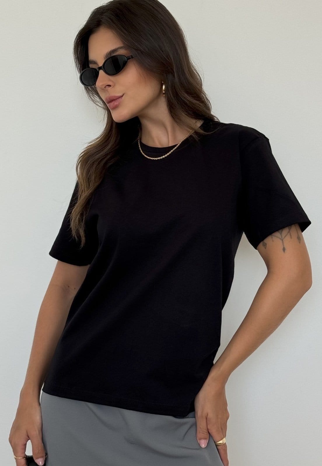 Vista 2 Kit 3 Camisetas Cianitas Lisas Preta 100% algodão Cianitas preto