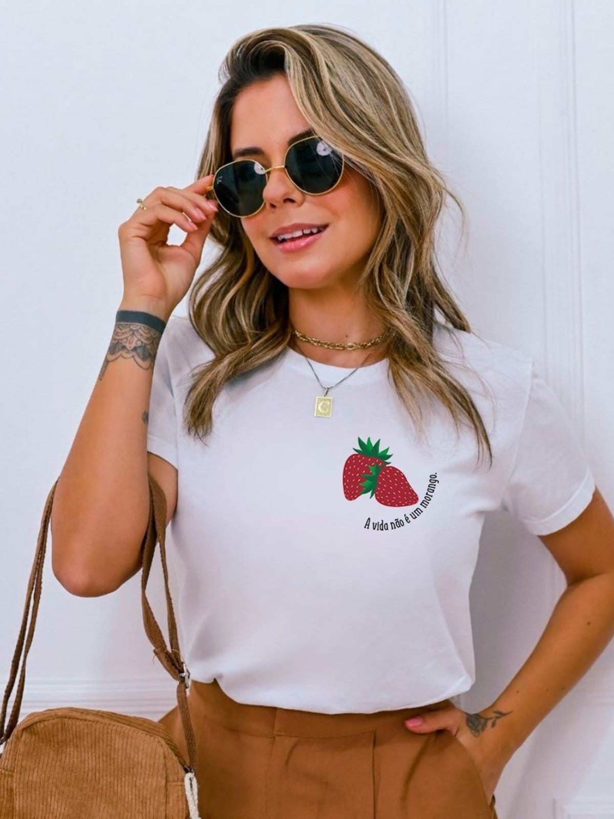 Camiseta Feminina Cianitas Branca Estampa A Vida Não É Um Morango - 2