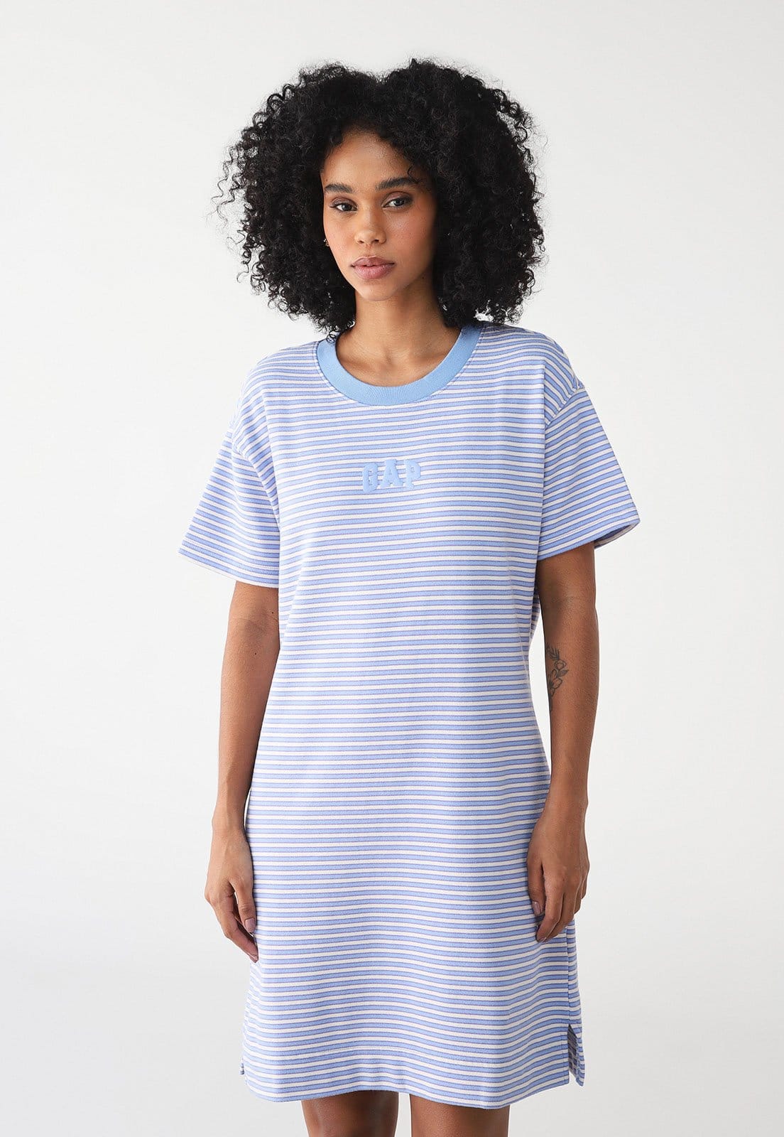 Vestido GAP Curto Listrado