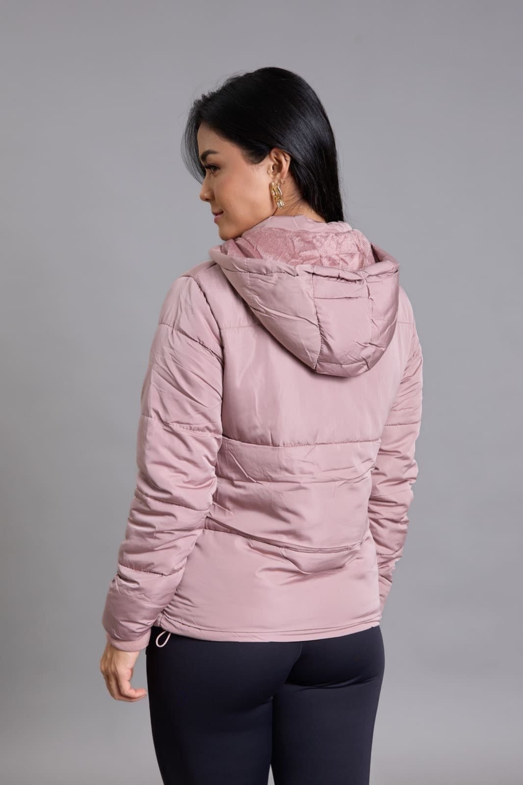 Vista 2 Jaqueta Puffer Feminina Com Capuz Removível Collor Dialogo Rose DIALOGO rosa/rosê rose