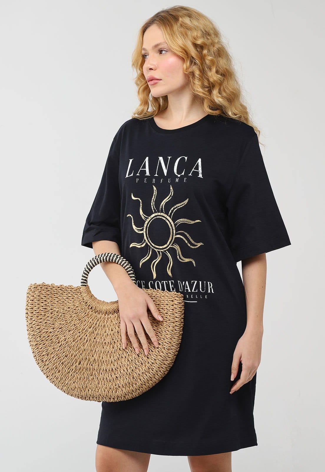 Vista principal Vestido Feminino Lança Perfume T-Dress Estampa Dourada Lança Perfume preto