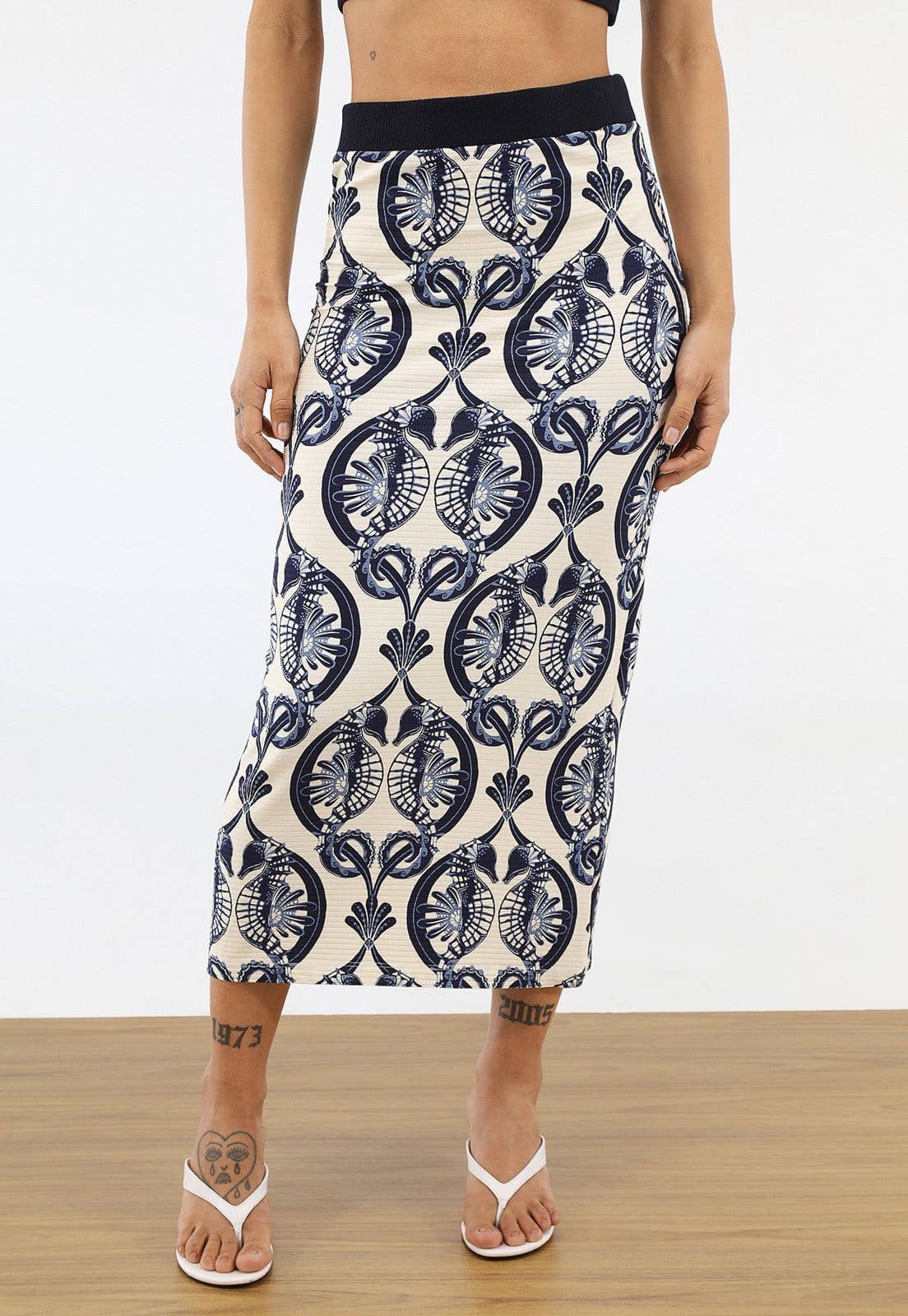 Vista principal Saia Feminina FARM Midi Estampada Off-White FARM off-white white