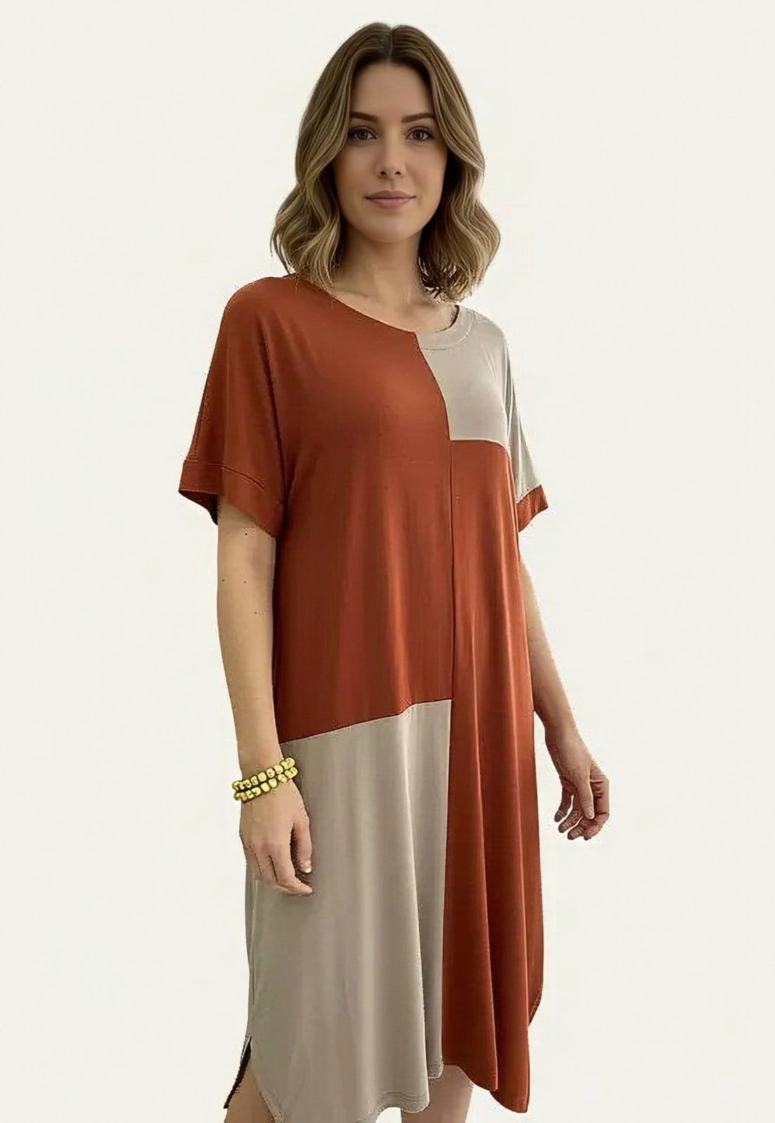 Vista 2 Vestido CabanaFee Terra Serena Midi Plus e Areia Mineral Cabanafree terracota