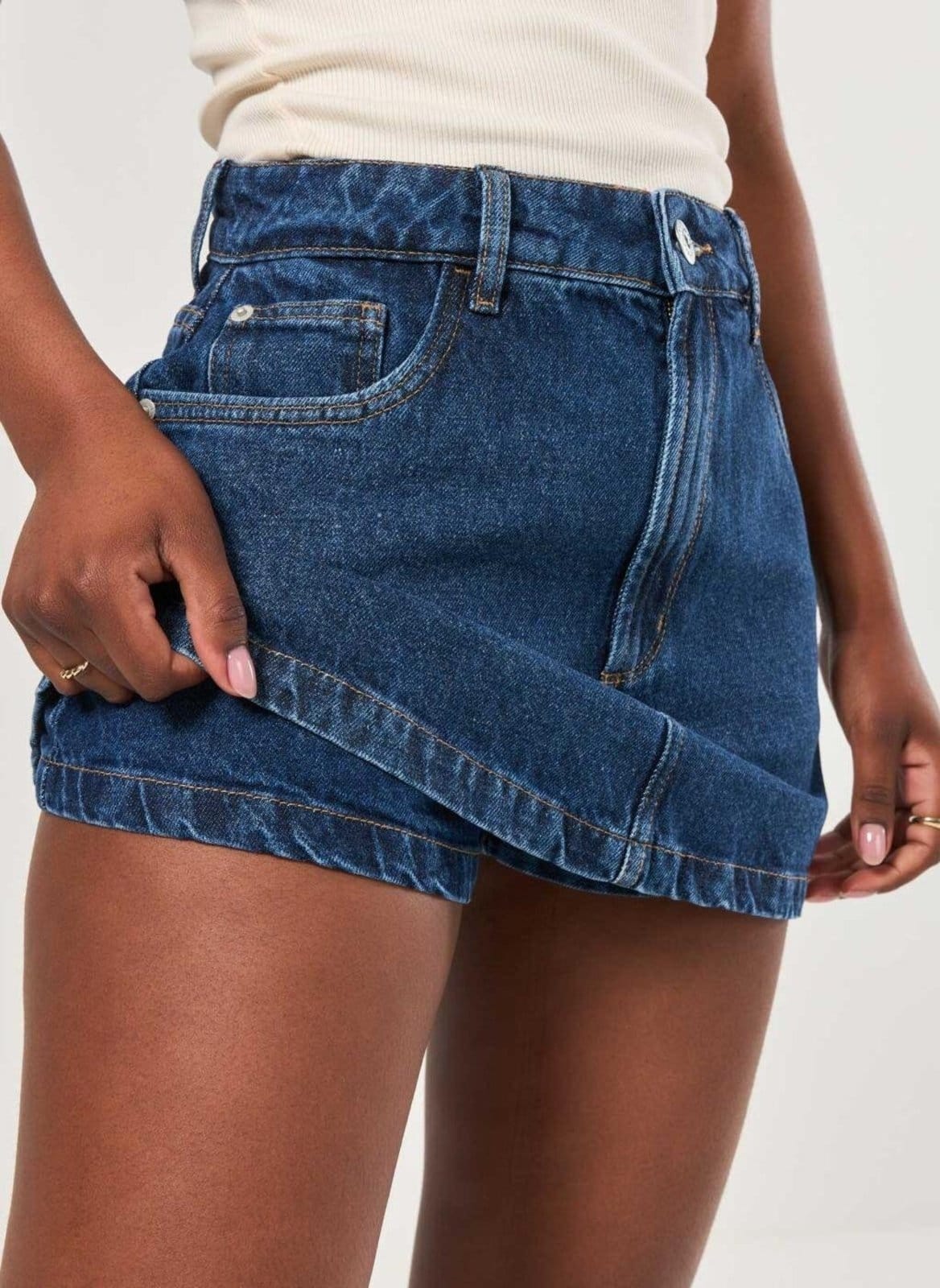 Vista 2 Short Saia Jeans Básico Cintura Alta Youcom azul marinho