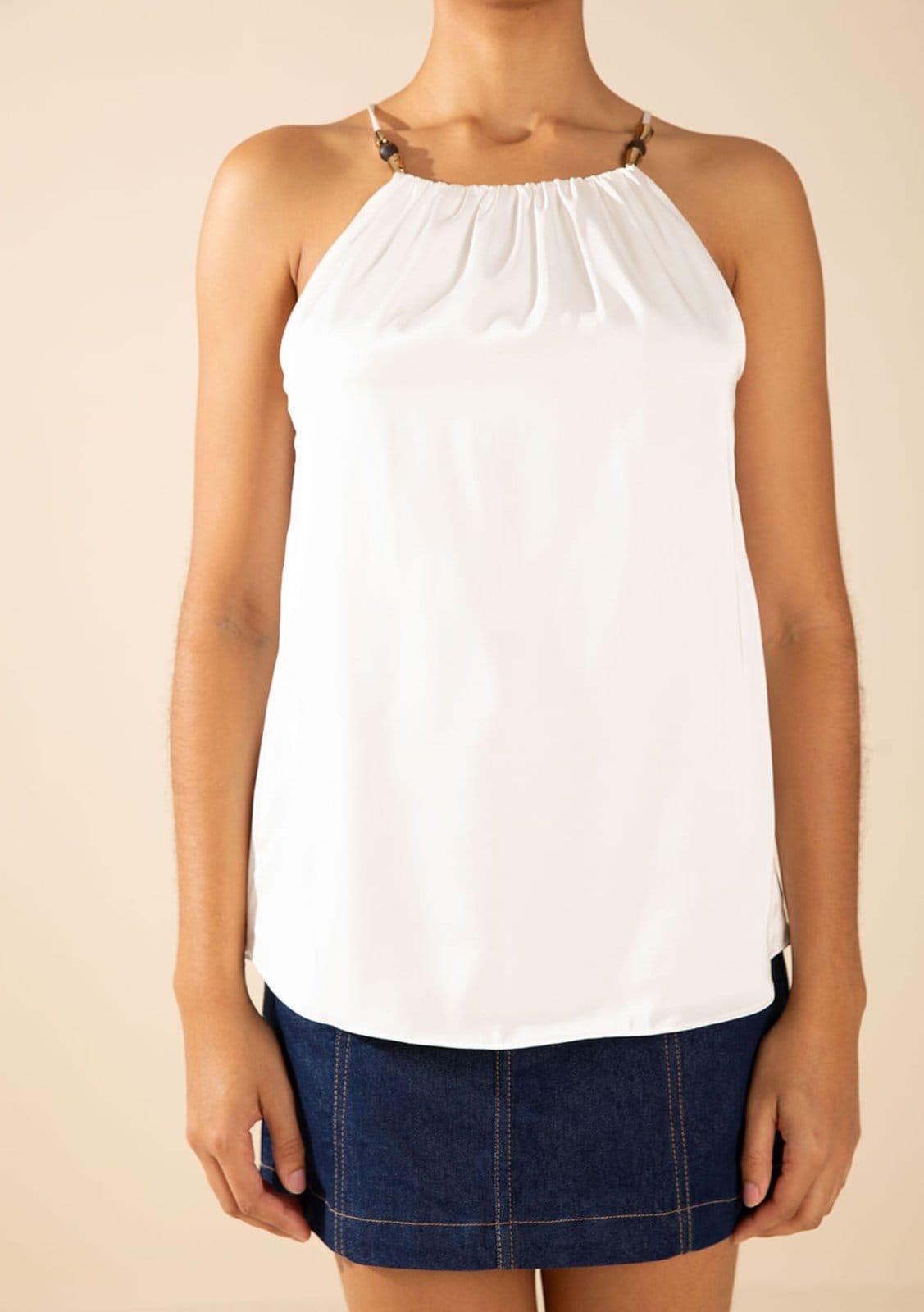 Vista 2 Regata Morena Rosa Solta Gola Alta Padrão Off Off-white Morena Rosa off-white rosa