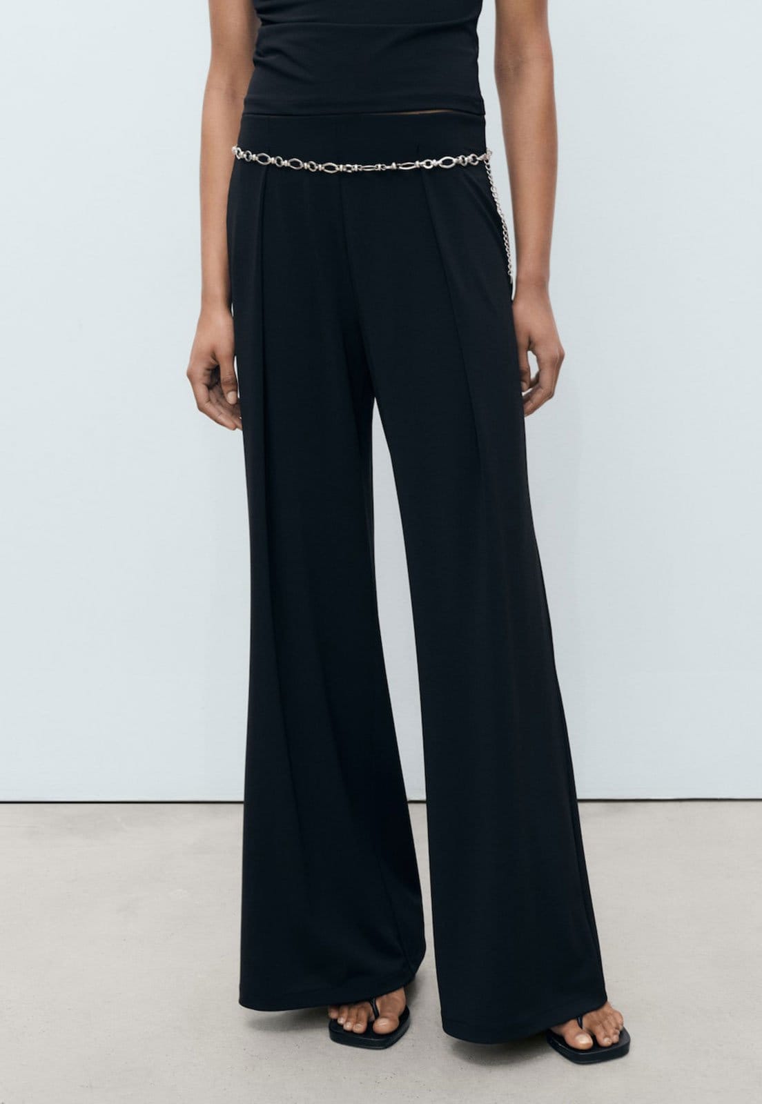 Vista principal Calça Canelada Mango Wide Leg Leo Preta Mango preto