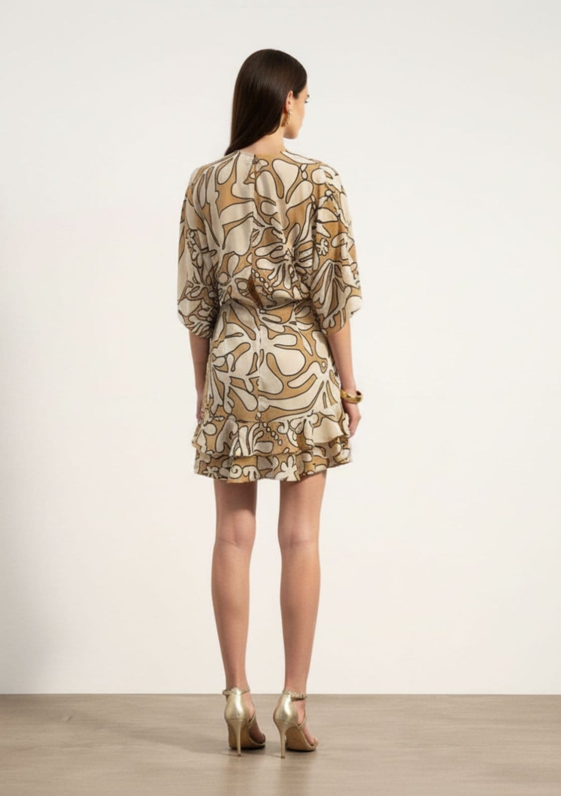 Vista 2 Vestido Iódice Solto Decote V Manga Curta Curto IÓDICE amarelo