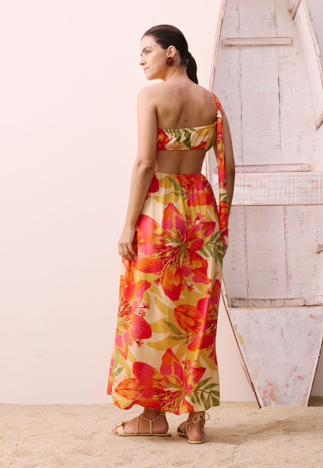 Vista 2 Vestido Maxi Midi Cut Out Estampado Carimbó CaCay amarelo