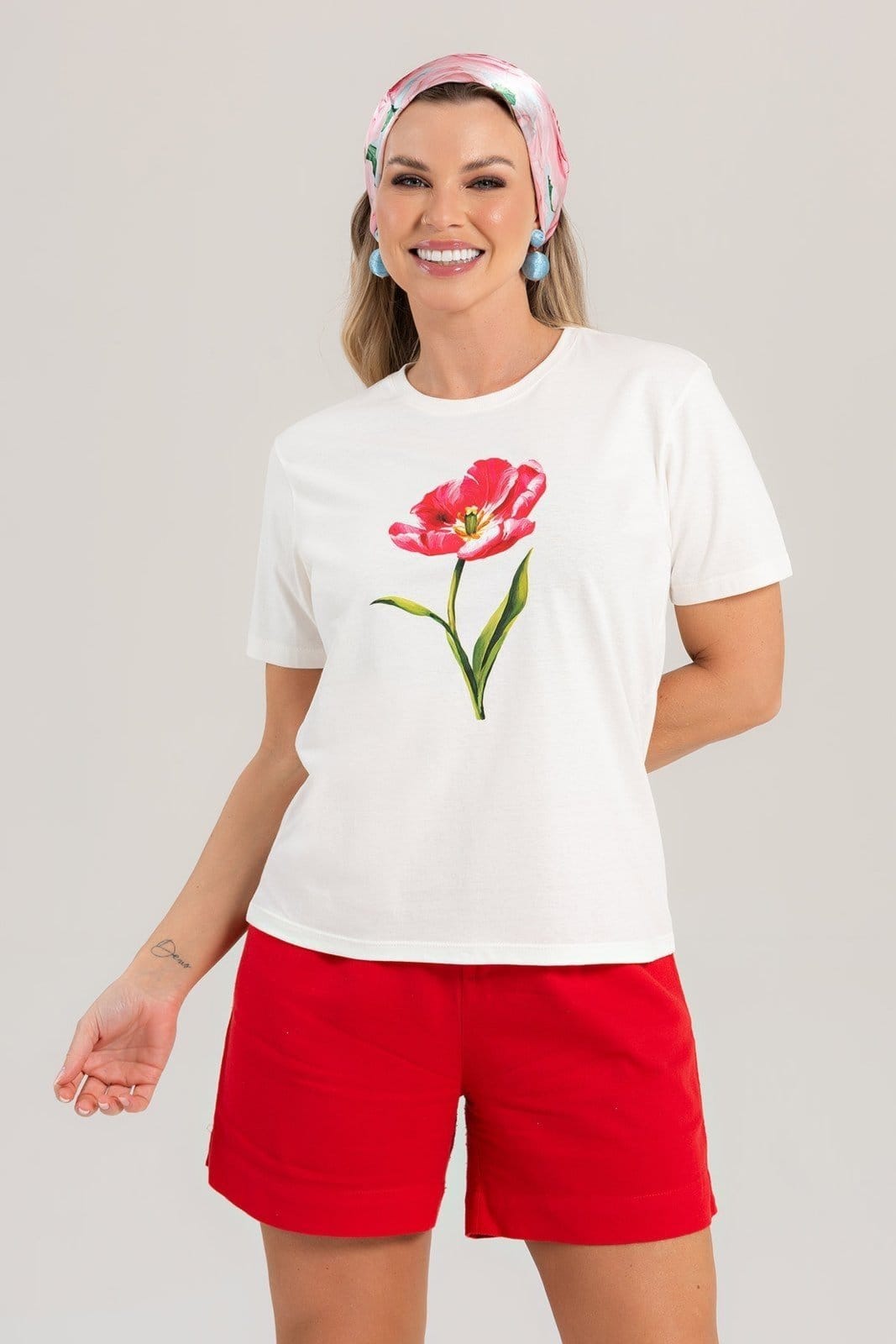 Vista 2 T-shirt Feminina Cianitas Off Estampa Pink Tulip Cianitas off-white pink