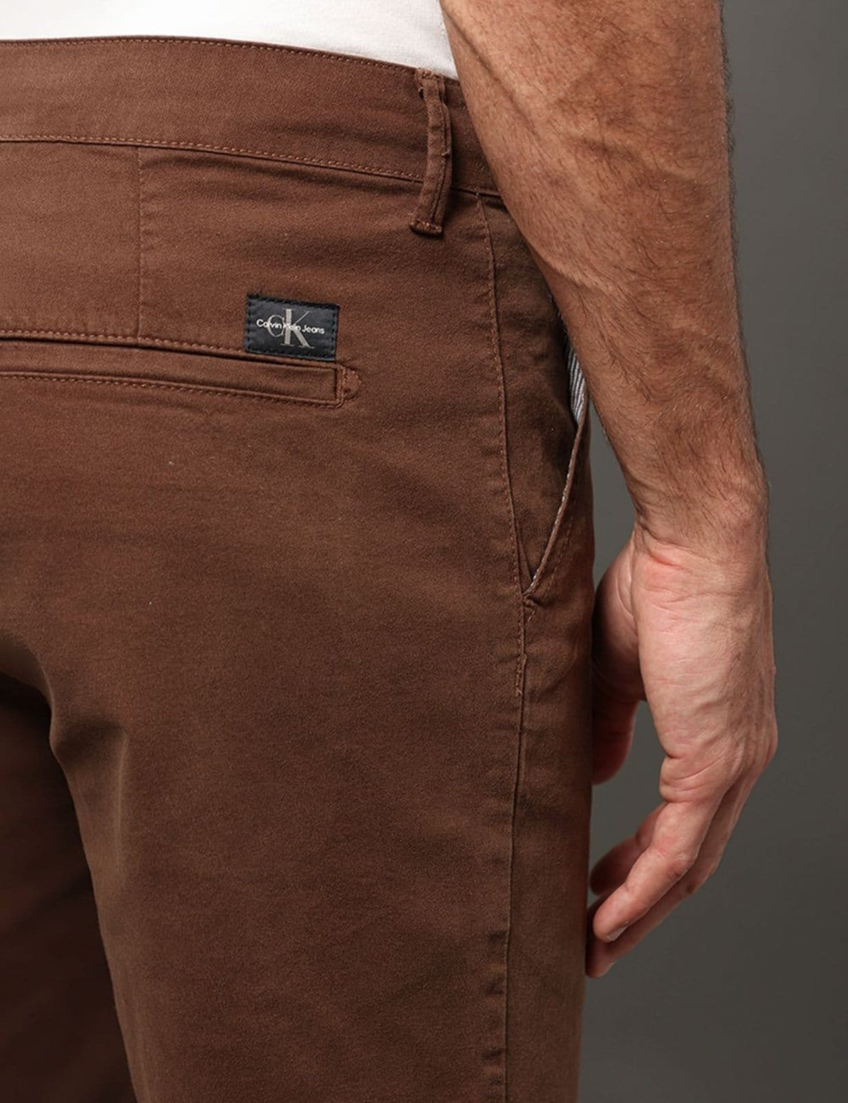 Vista 2 Bermuda Masculina Color Chino Calvin Klein Jeans Calvin Klein Jeans marrom