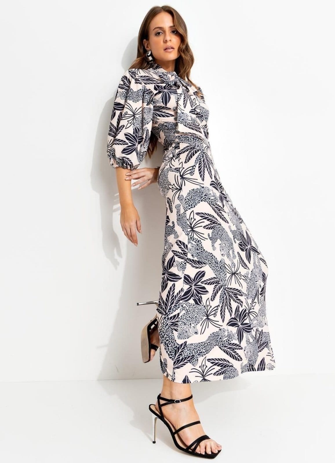 Vista principal Vestido Feminino Onças Em Malha Fria Quintess bege