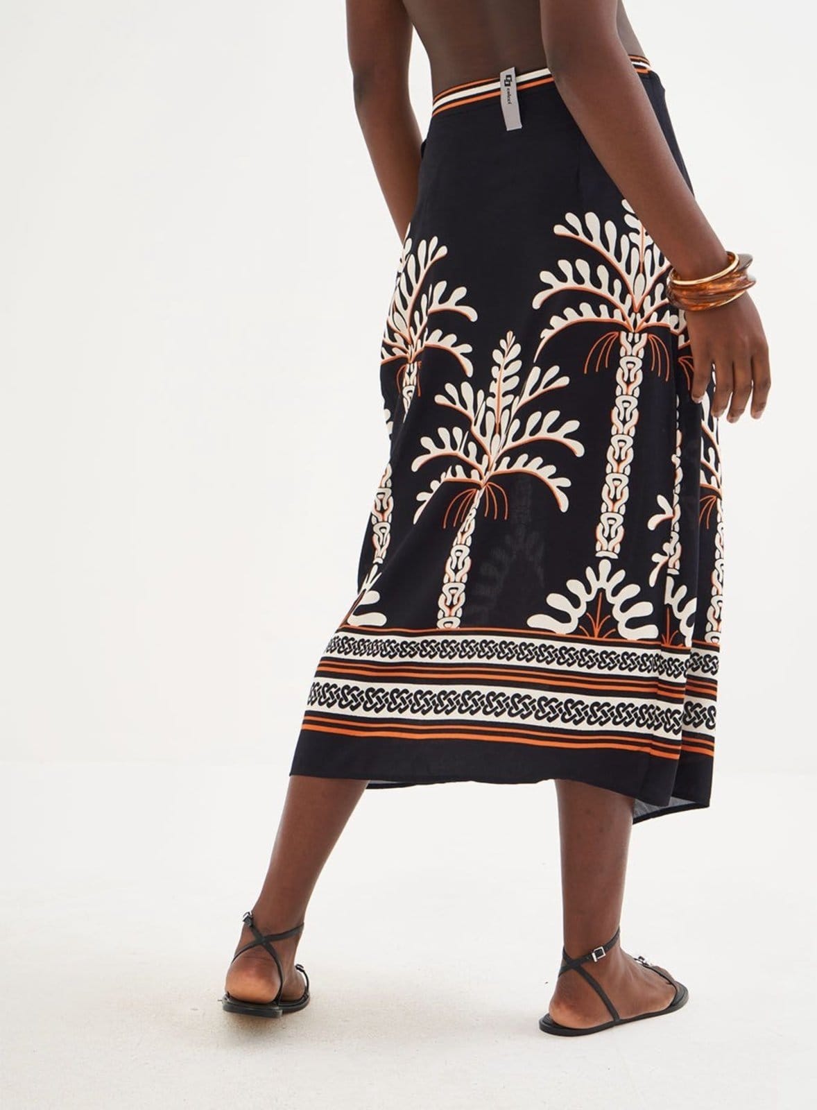 Vista 2 Saia Midi Estampada Com Transpasse Colcci Colcci preto