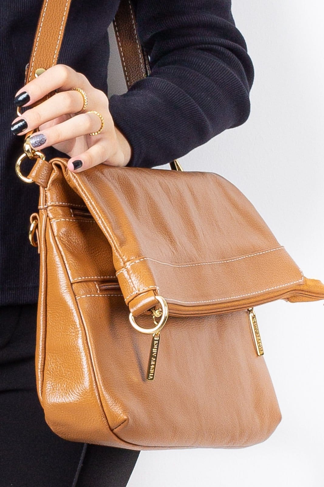 Bolsa Andrea Vinci Tiracolo Grande De Couro Liso Cida