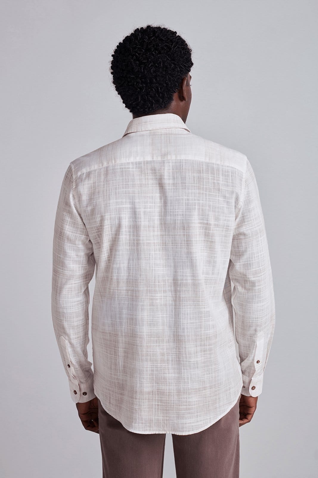 Vista 2 HIGHSTIL Camisa Lisa Slub Slim Fit Areia HIGHSTIL bege