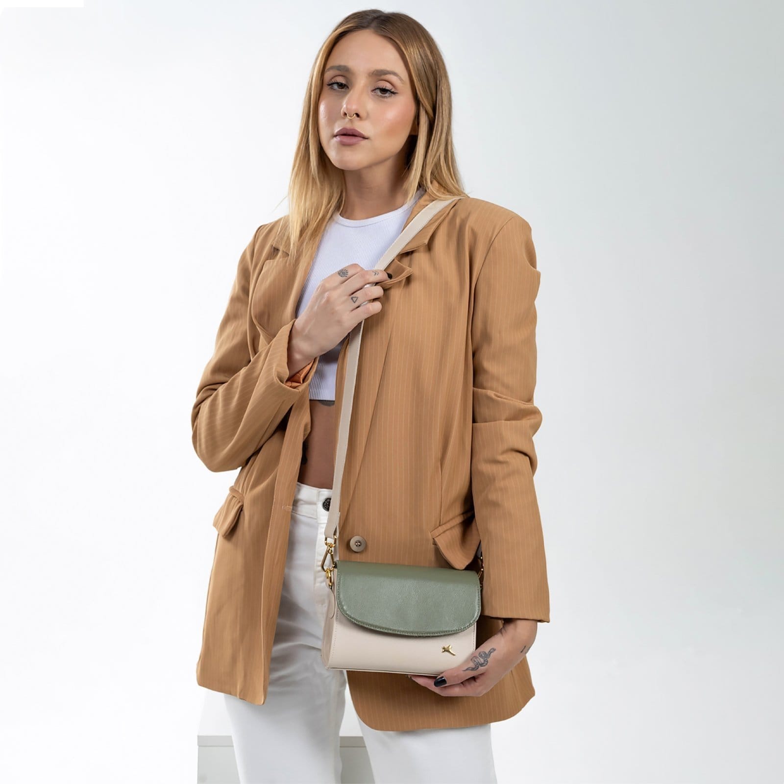 Bolsa Transversal Mr. Gutt Couro Pequena Alça Ajustavel Verde/Offwhite