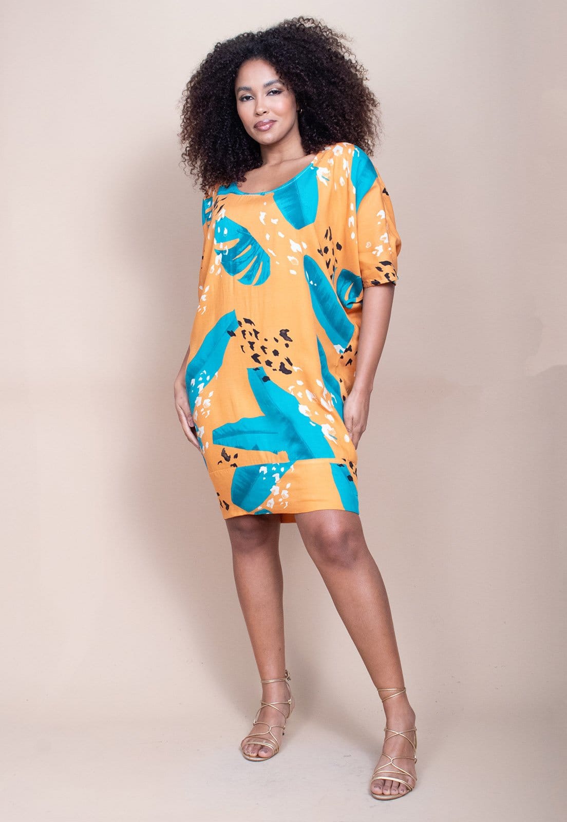 Vista principal Vestido Cabanafree Curto Morcego Estampa Aurora Botanica Cabanafree azul/estampado/preto