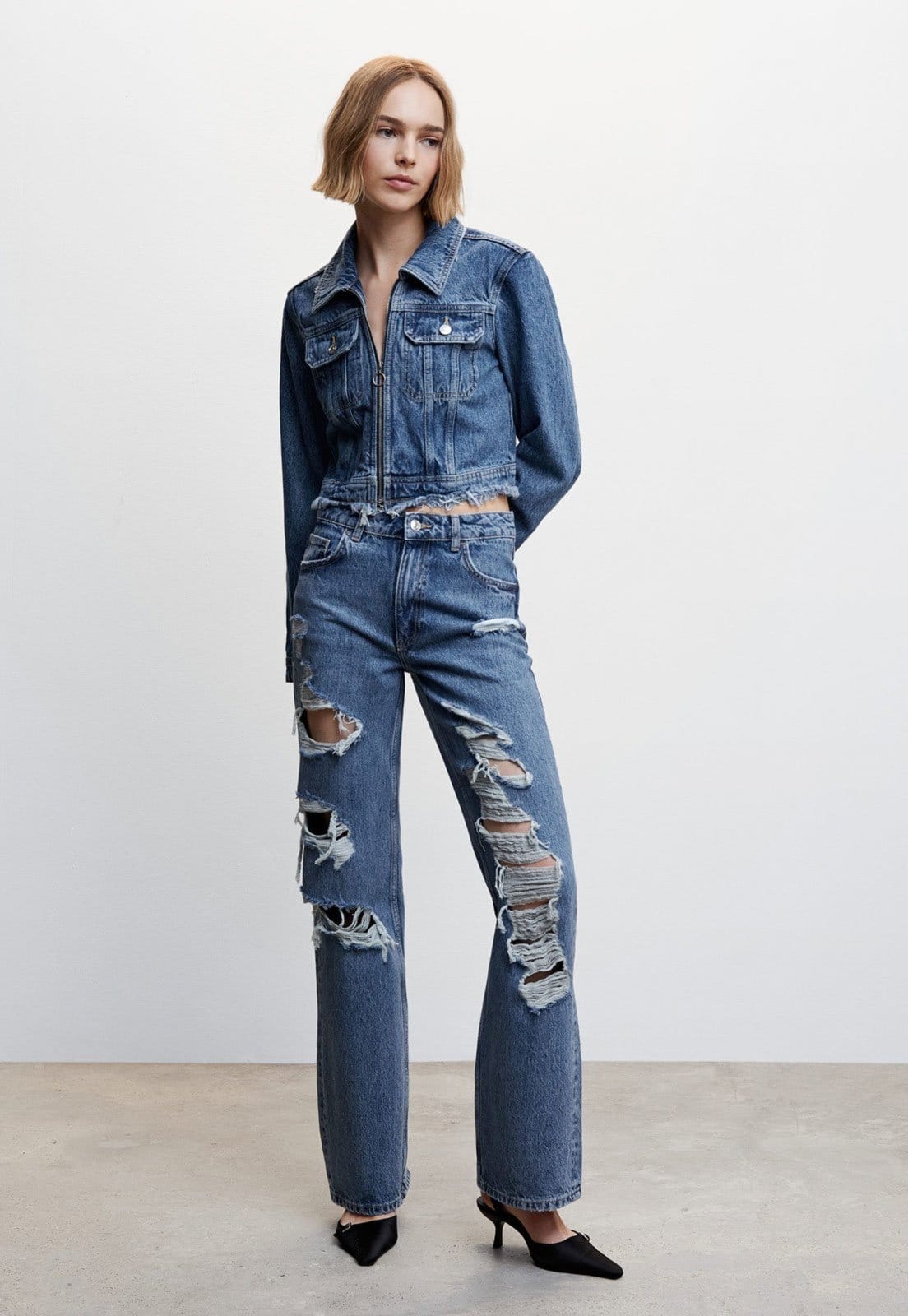 Vista 2 Calça Jeans Mango Flare Destroyed Mango azul