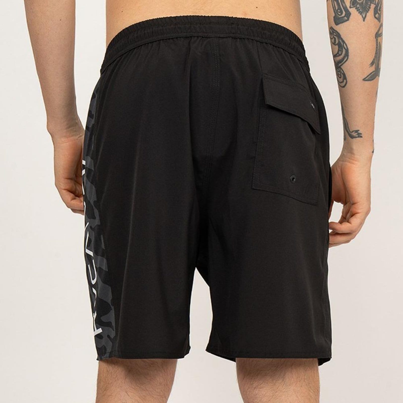 Vista 2 Bermuda RVCA Frog Camo Elastic SM26 Masculina RVCA preto