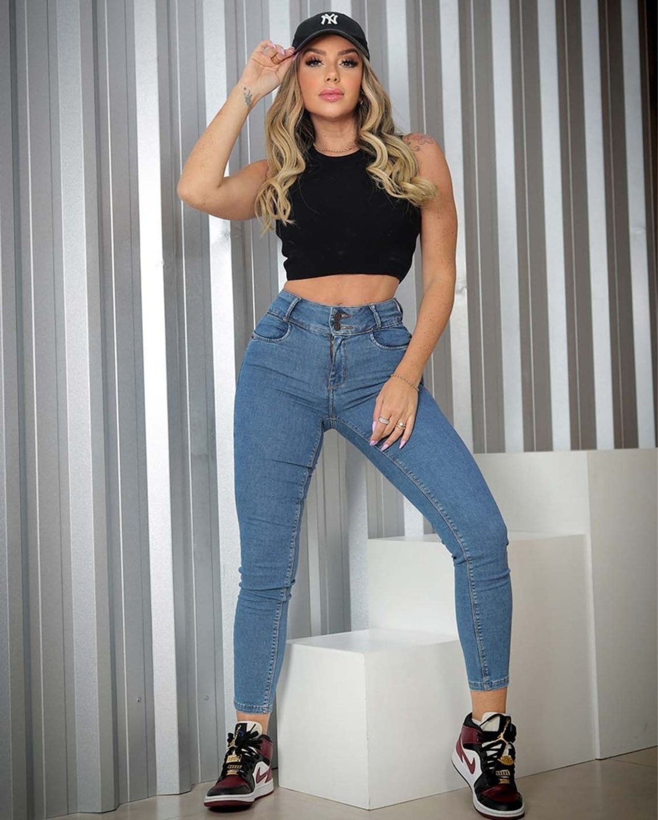 Vista principal Calça Skinny Feminina Cintura Média Extreme Power Cós Largo 22733 Média Consciência jeans