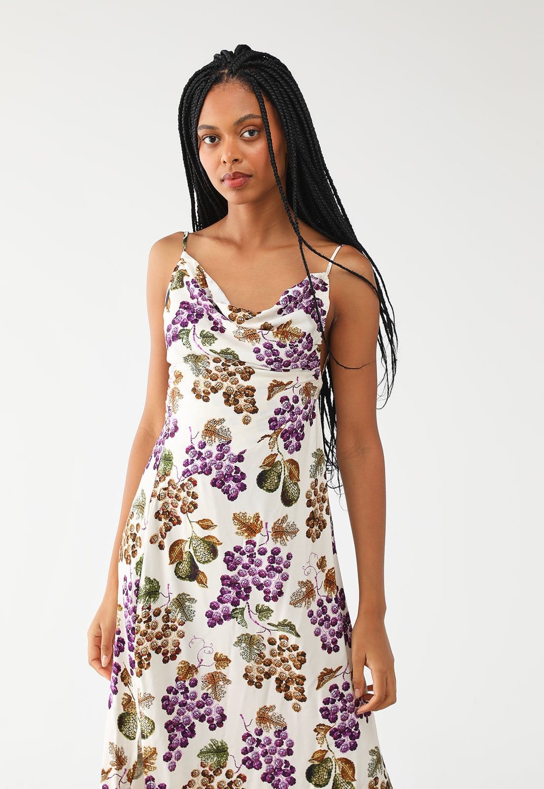 Vista 2 Vestido FARM Longo Alça Romance de Uva FARM branco