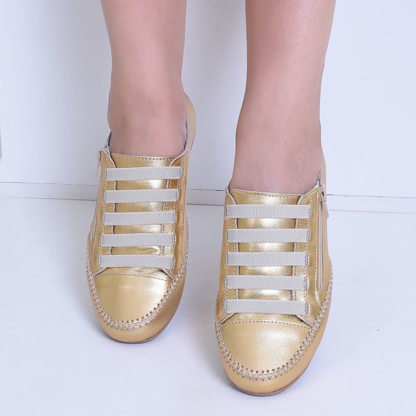 Vista 2 Sapatênis Feminino Confort De Couro Com Zíper ROMEU E JULIETA SHOES dourado