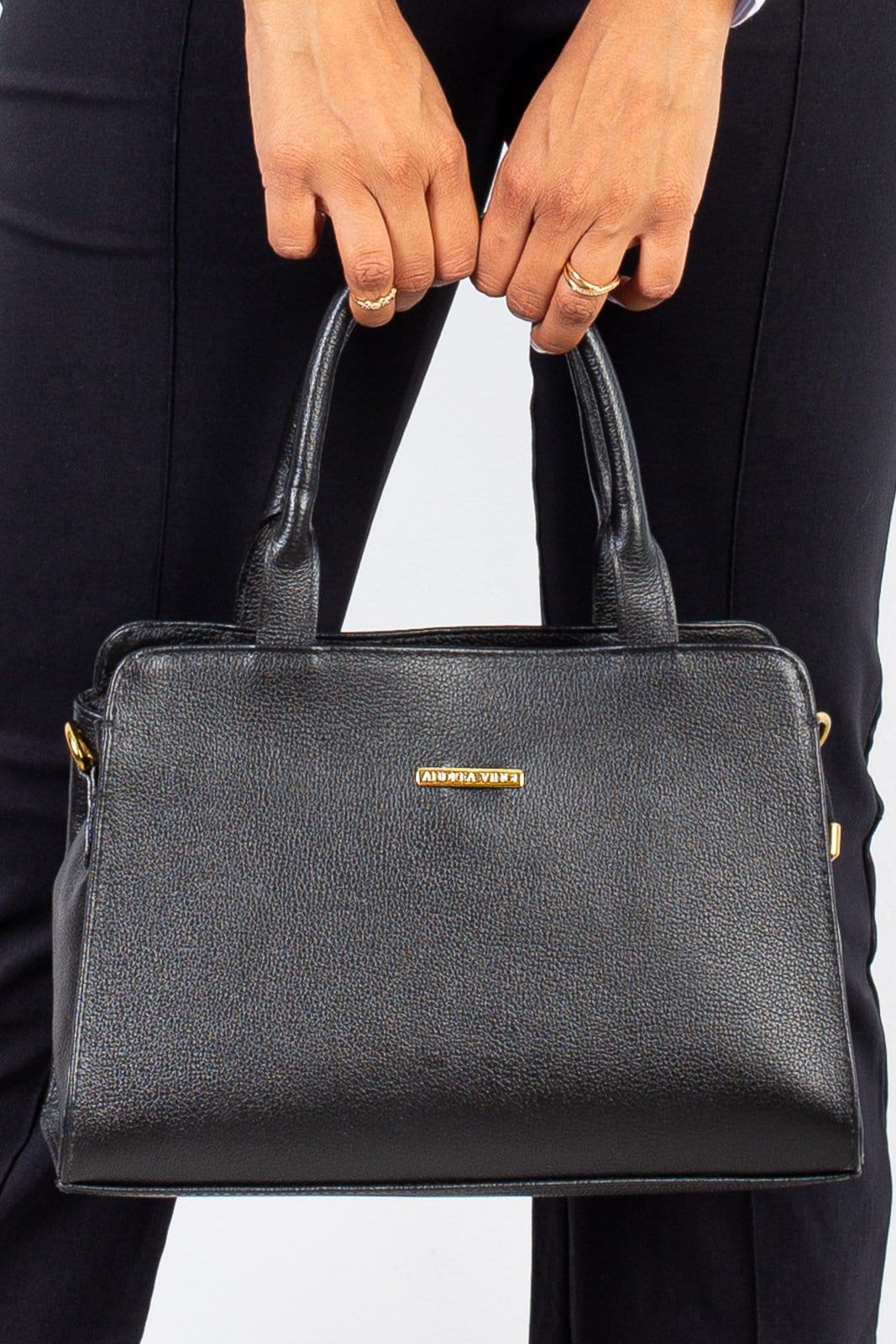 Bolsa Andrea Vinci De Couro Liso Estruturada Emili