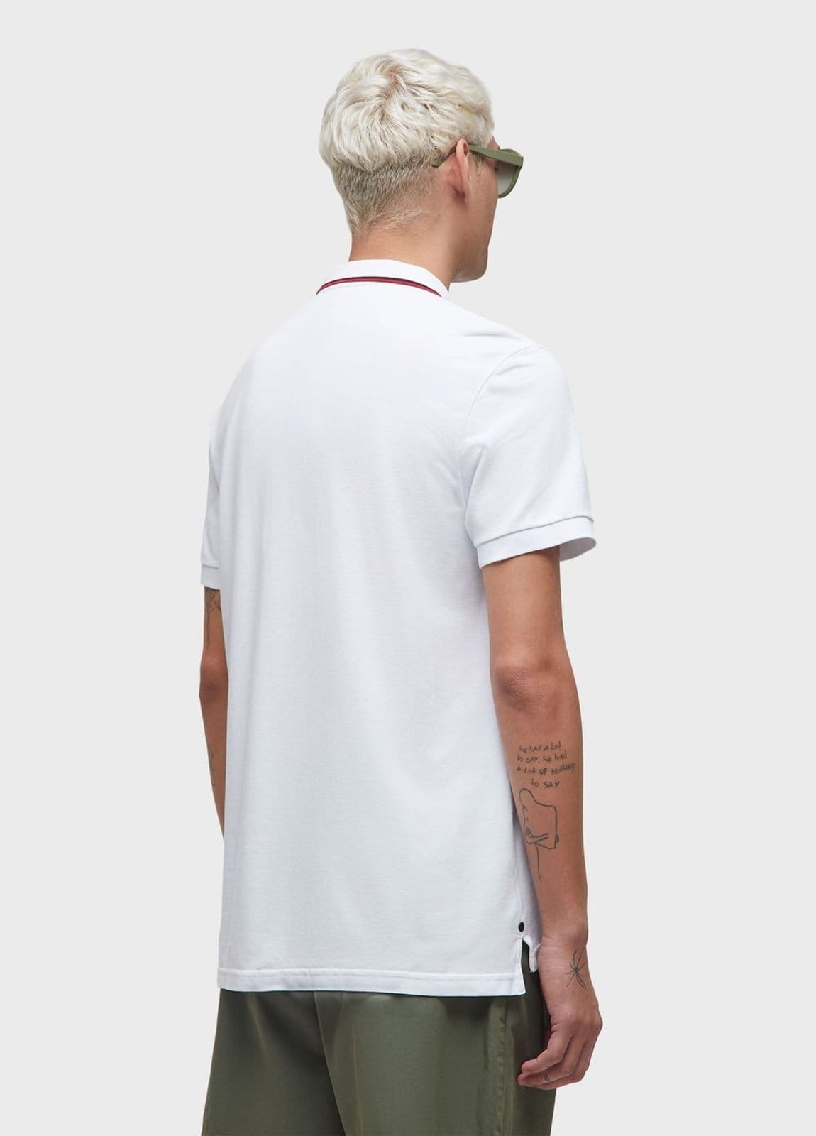 Vista 2 Polo piquet tridente Osklen branco