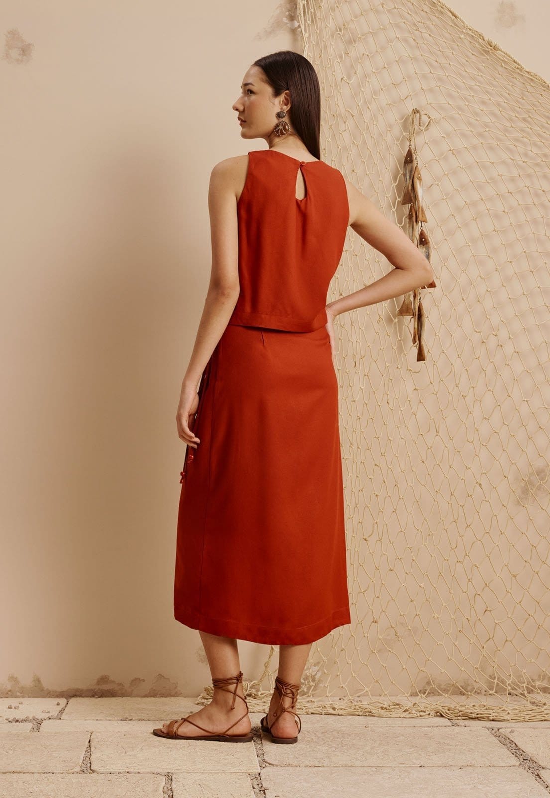 Vista 2 Saia Midi Pareô Lisa CaCay marrom