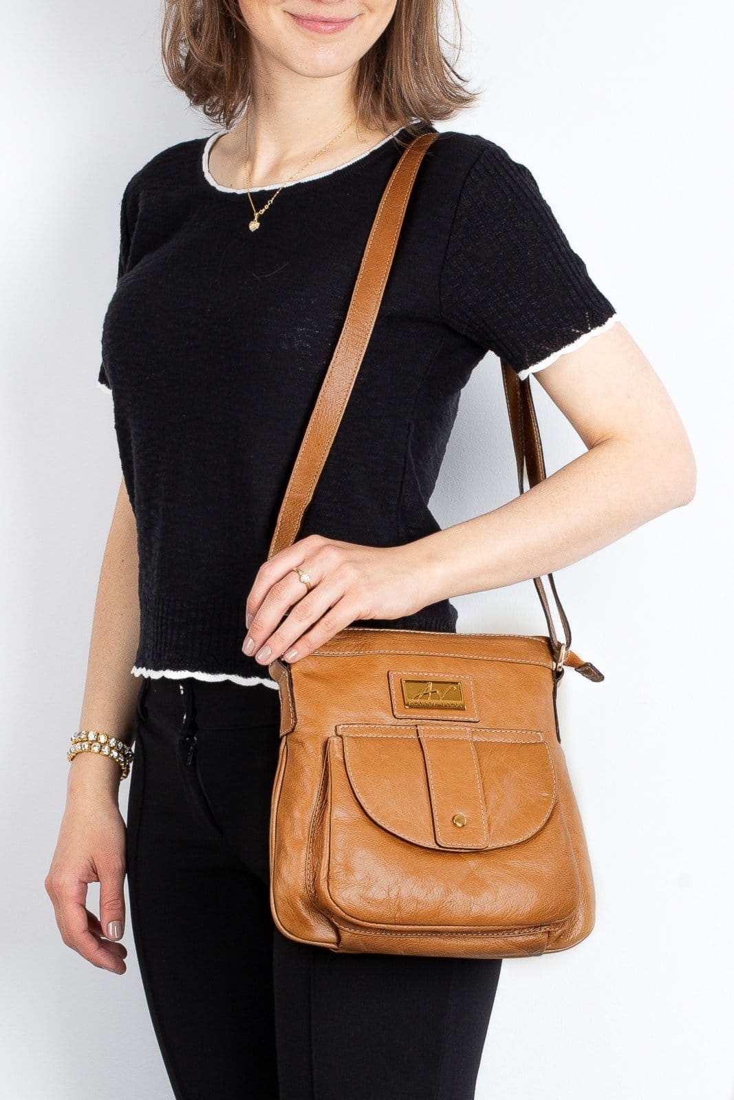 Vista 2 Bolsa tiracolo de couro liso Elis Andrea Vinci caramelo