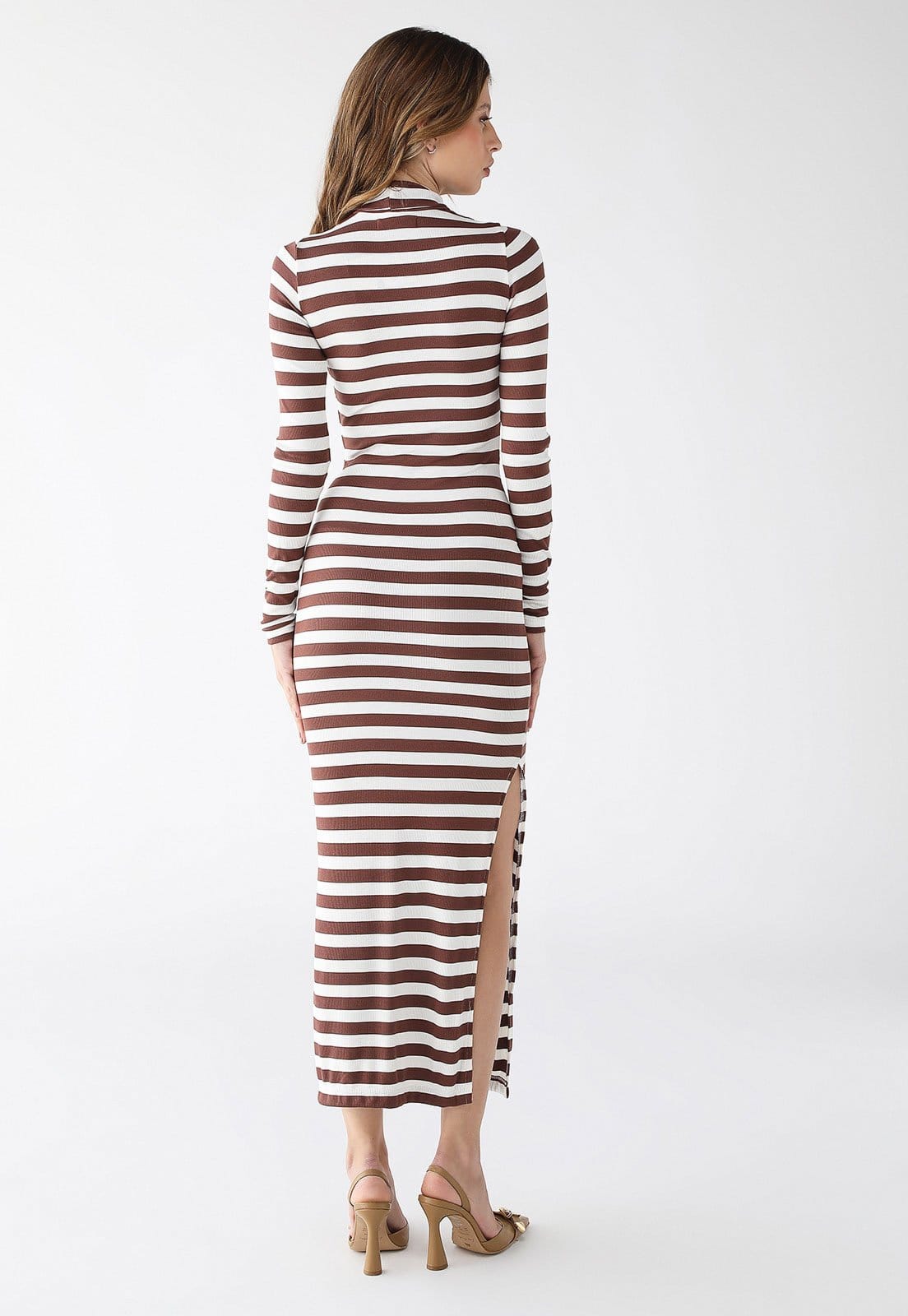 Vista 2 Vestido Longo Levosch Gola Alta Fenda Lateral Ribana Premium Listrado 77VS LEVOSCH marrom