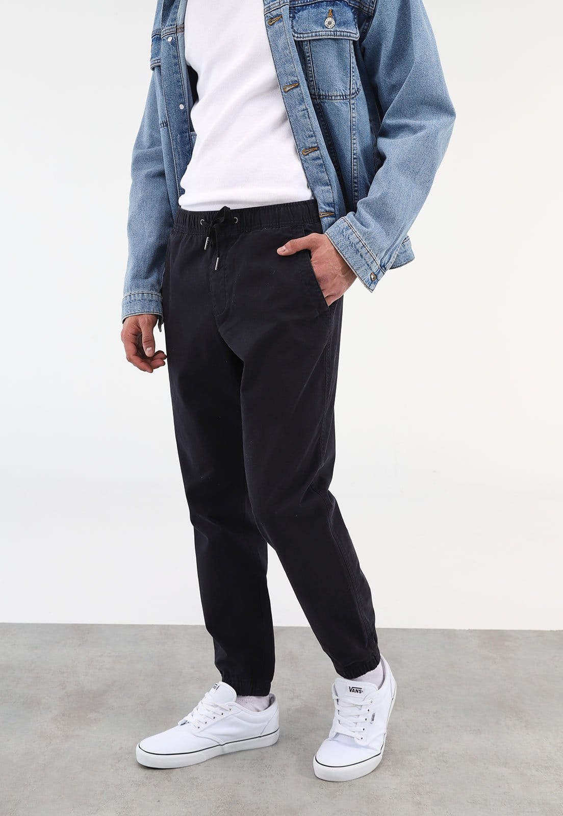 Vista principal Calça GAP Jogger Pocket Preta GAP preto