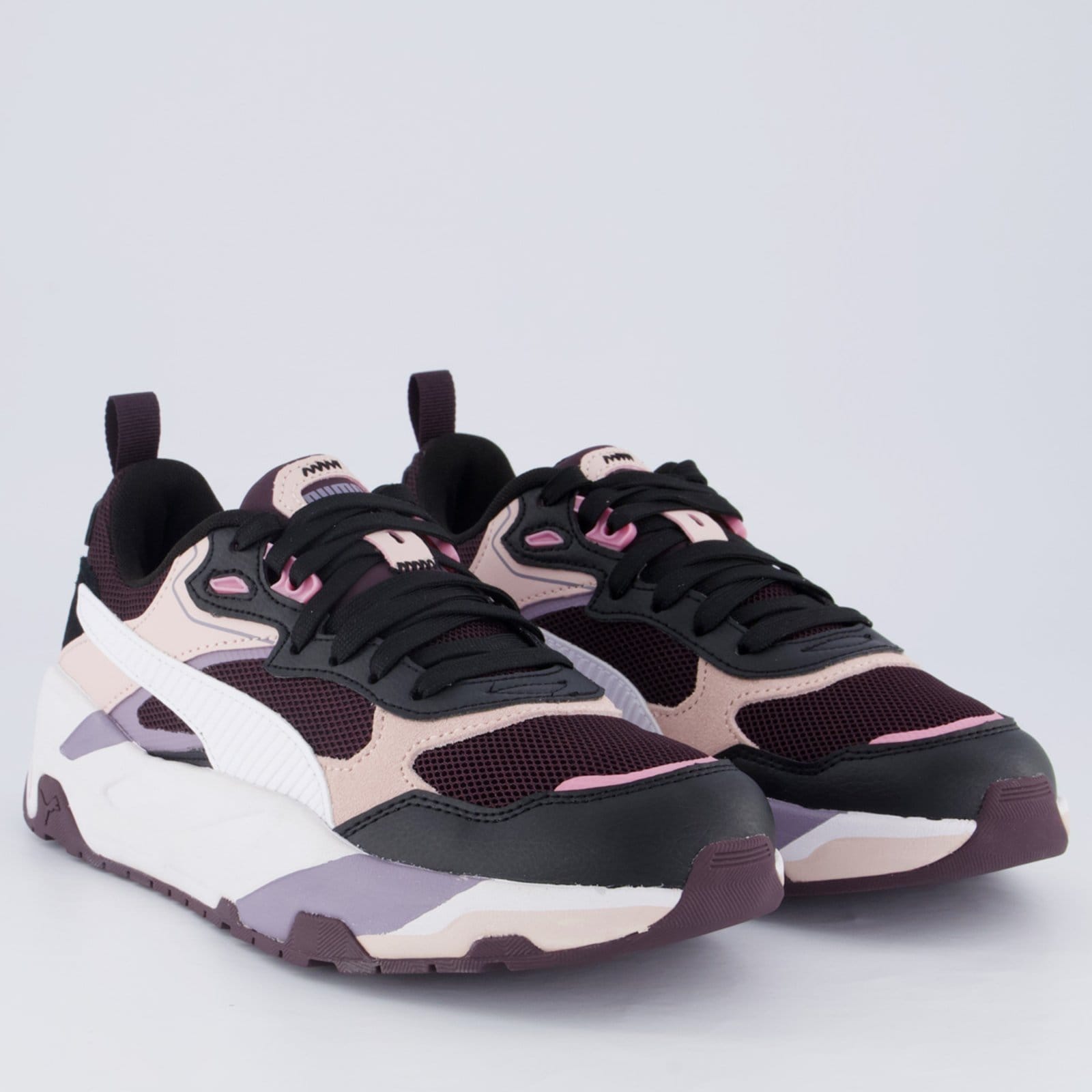 Vista 2 Tênis Puma Trinity Feminino e Preto Puma roxo