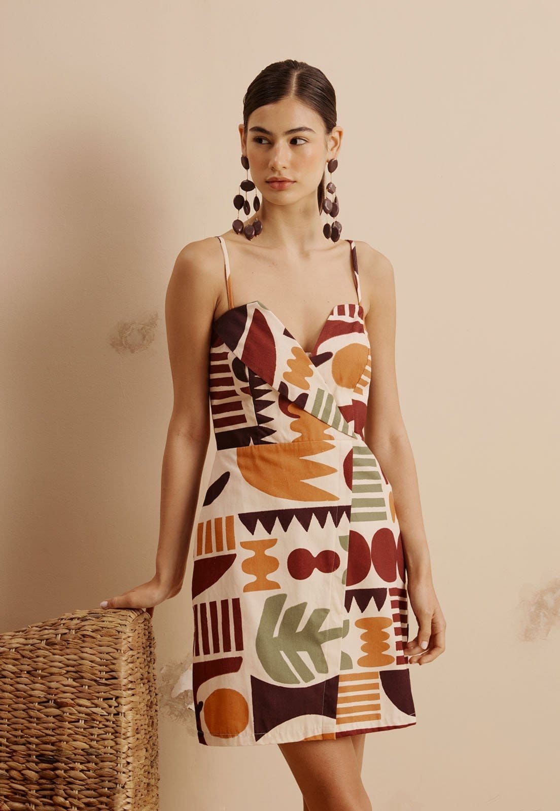 Vestido Curto Gola Virada Estampado Ribeirinha