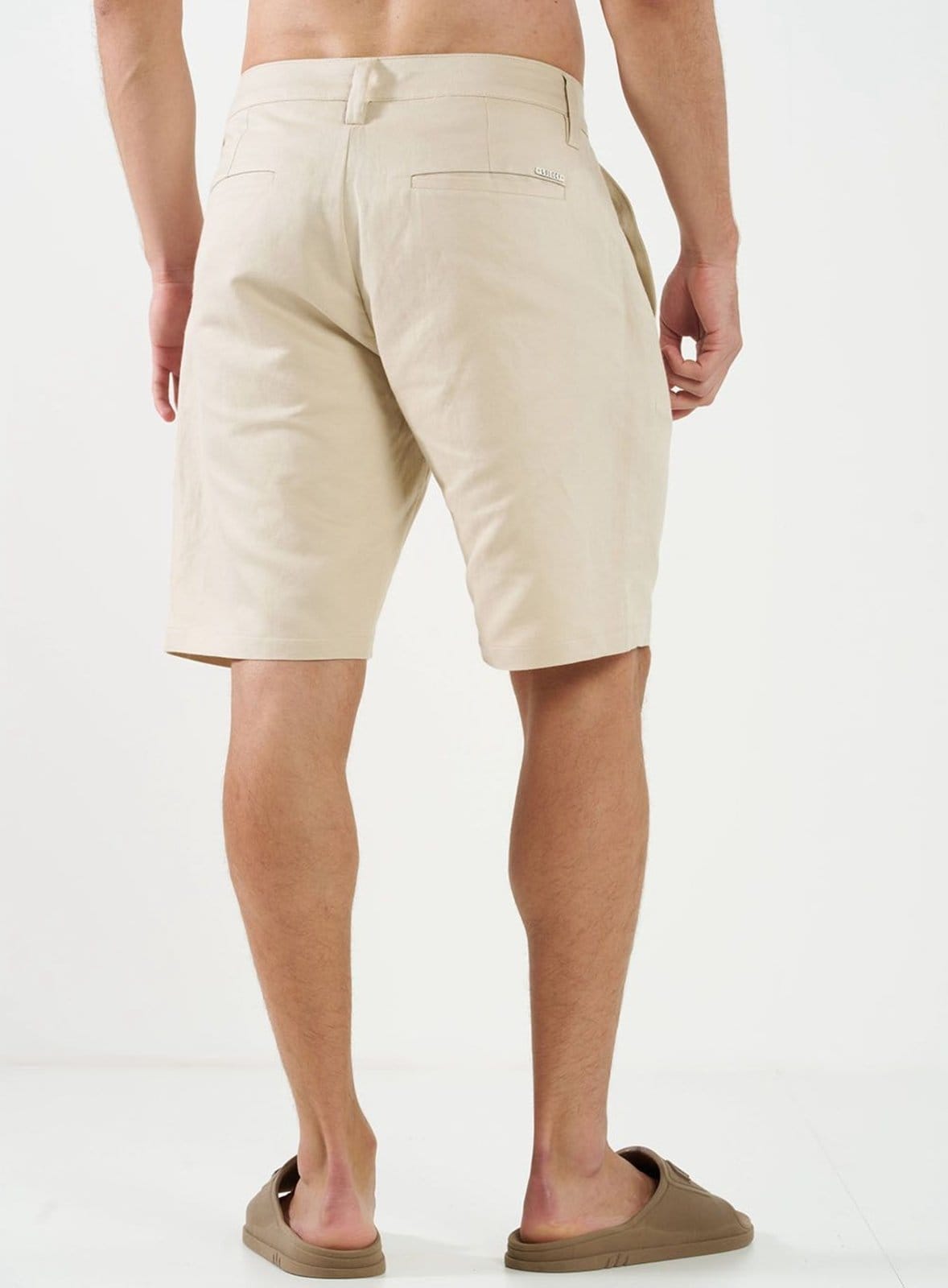 Vista 2 Bermuda Masculina Em Linho Colcci Taupe Colcci bege