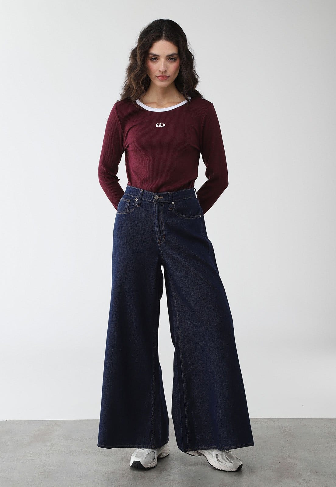 Vista 2 Calça Feminina GAP Wide Leg Escura GAP azul