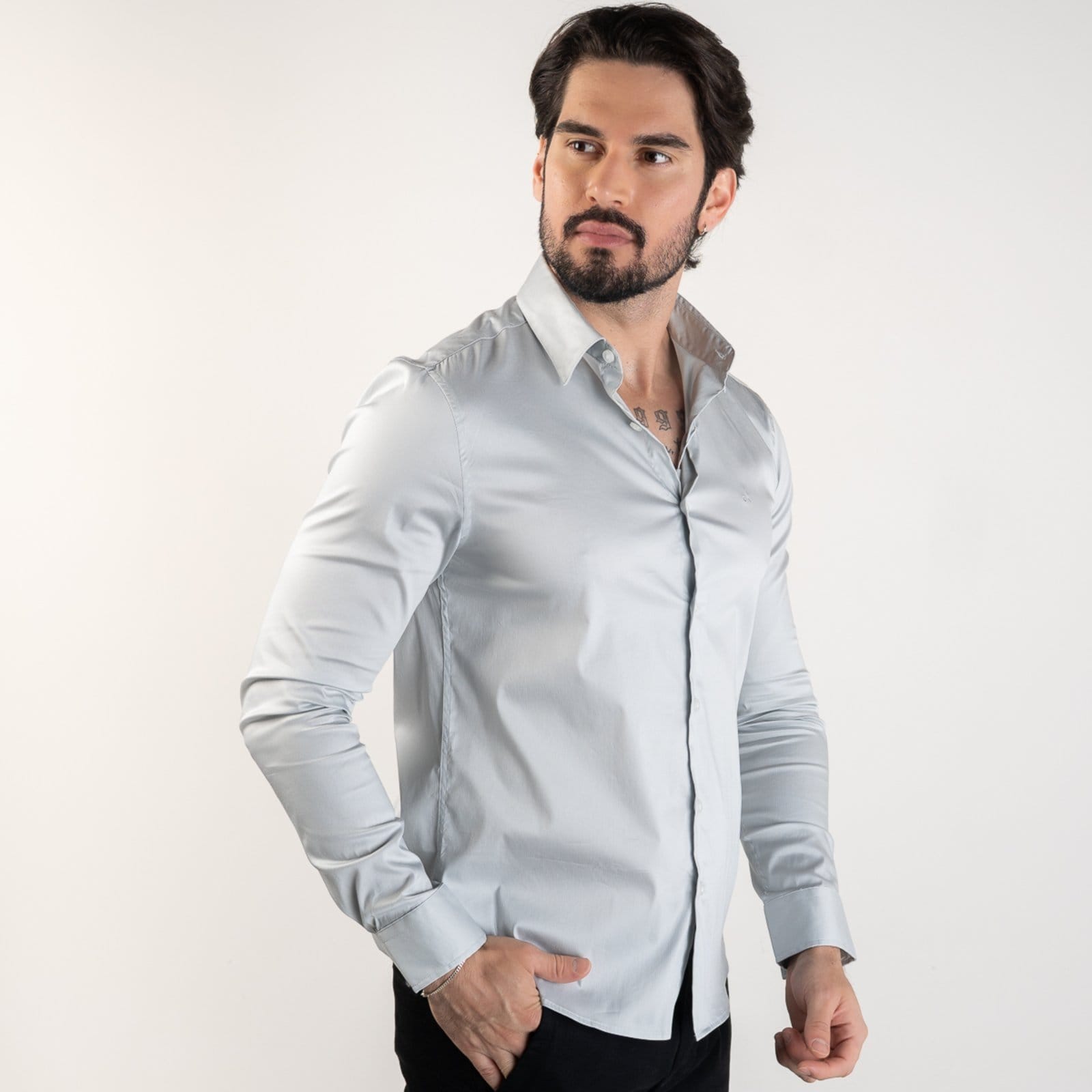 Vista 2 Camisa Slim Calvin Klein Claro Calvin Klein cinza