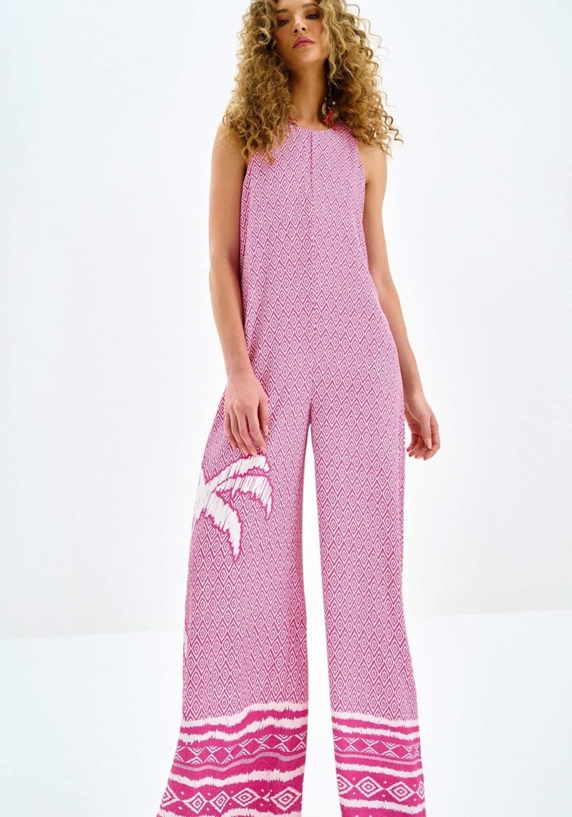 Vista 2 Macacão Longo Reto Estampado Lez a Lez rosa