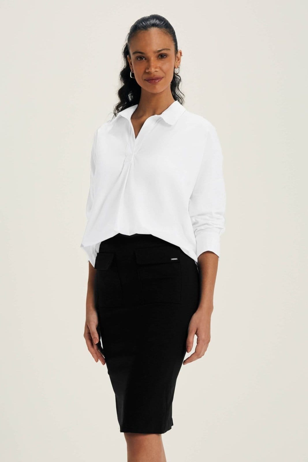 Vista principal Saia Midi Feminina Bolsos Frontais Marialícia Marialícia preto