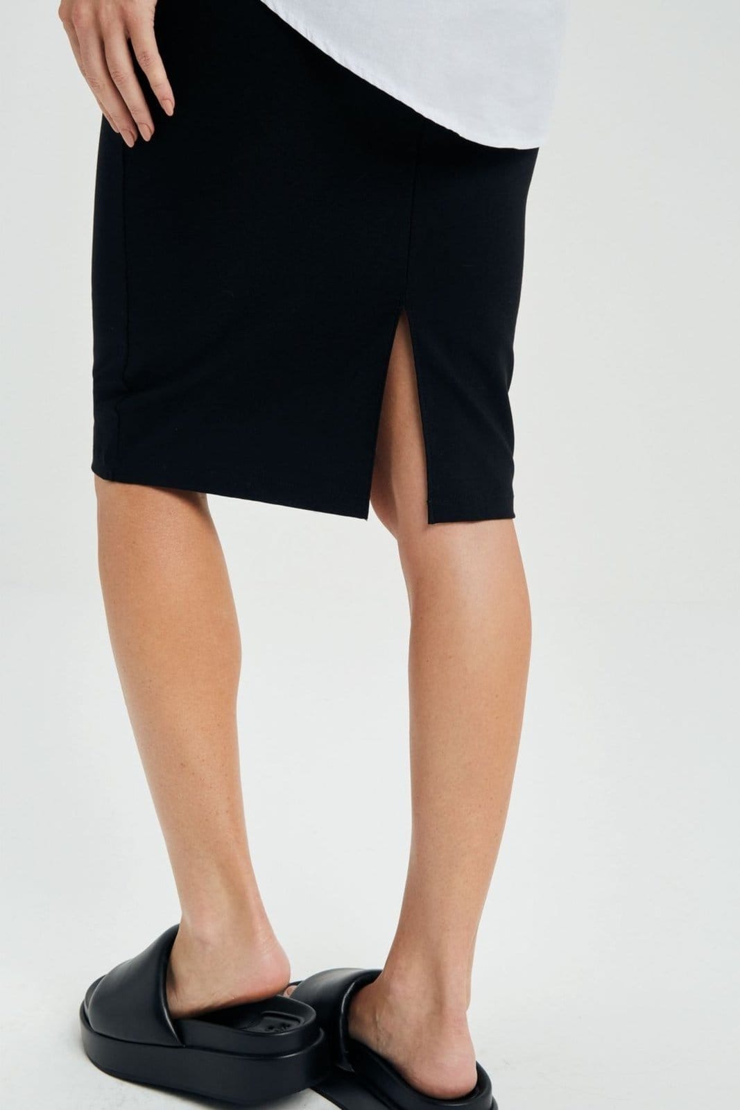 Vista 2 Saia Midi Feminina Bolsos Frontais Marialícia Marialícia preto